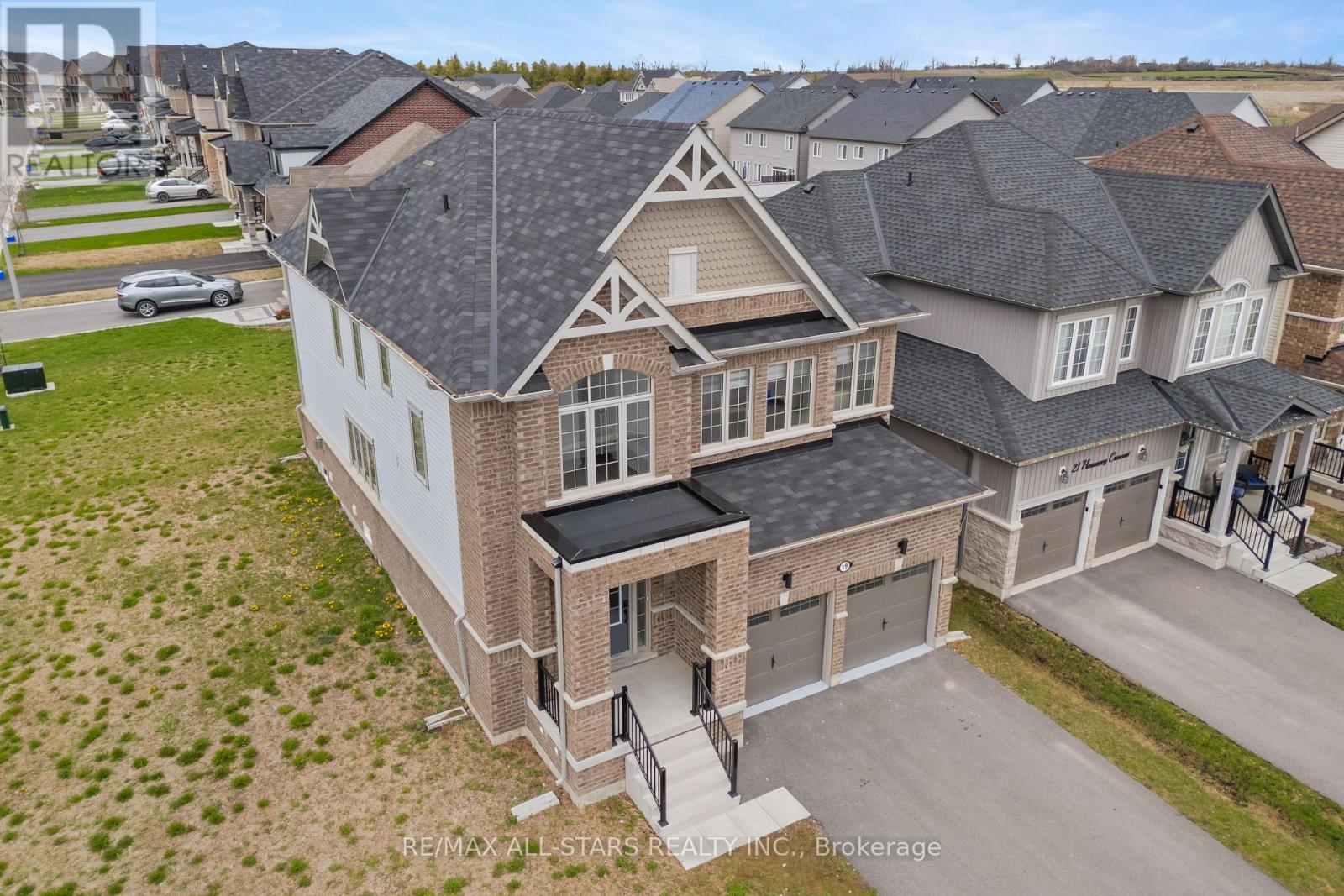 19 Hennessey Crescent, Kawartha Lakes (Lindsay), Ontario  K9V 0P2 - Photo 2 - X13078162