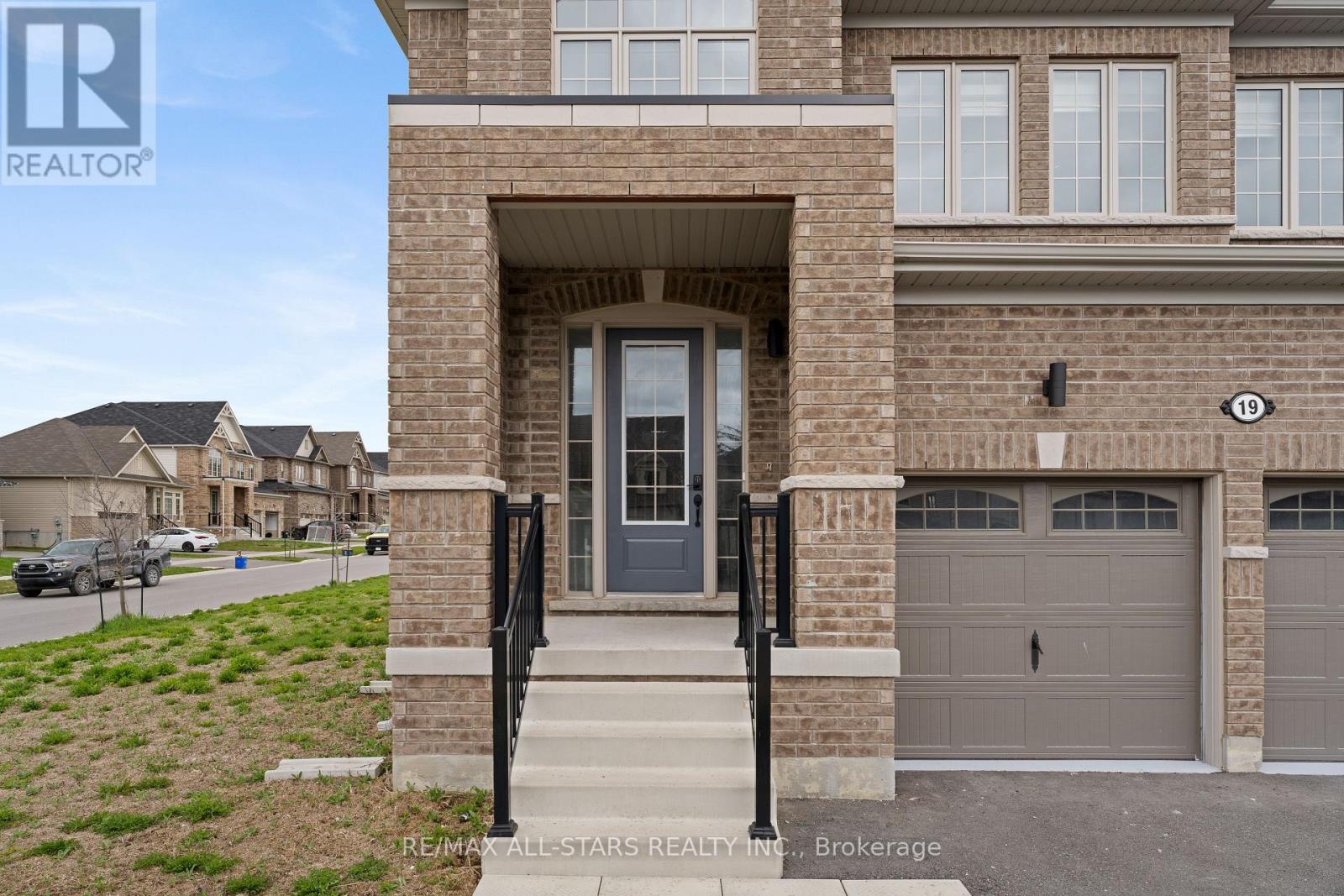 19 Hennessey Crescent, Kawartha Lakes (Lindsay), Ontario  K9V 0P2 - Photo 4 - X13078162