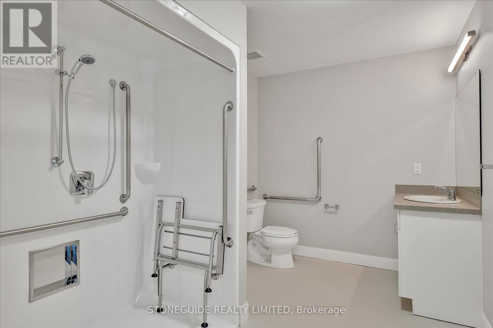 421 - 555 Bonaccord Street, Peterborough (Town Ward 3), Ontario  K9H 2X8 - Photo 5 - X13079374
