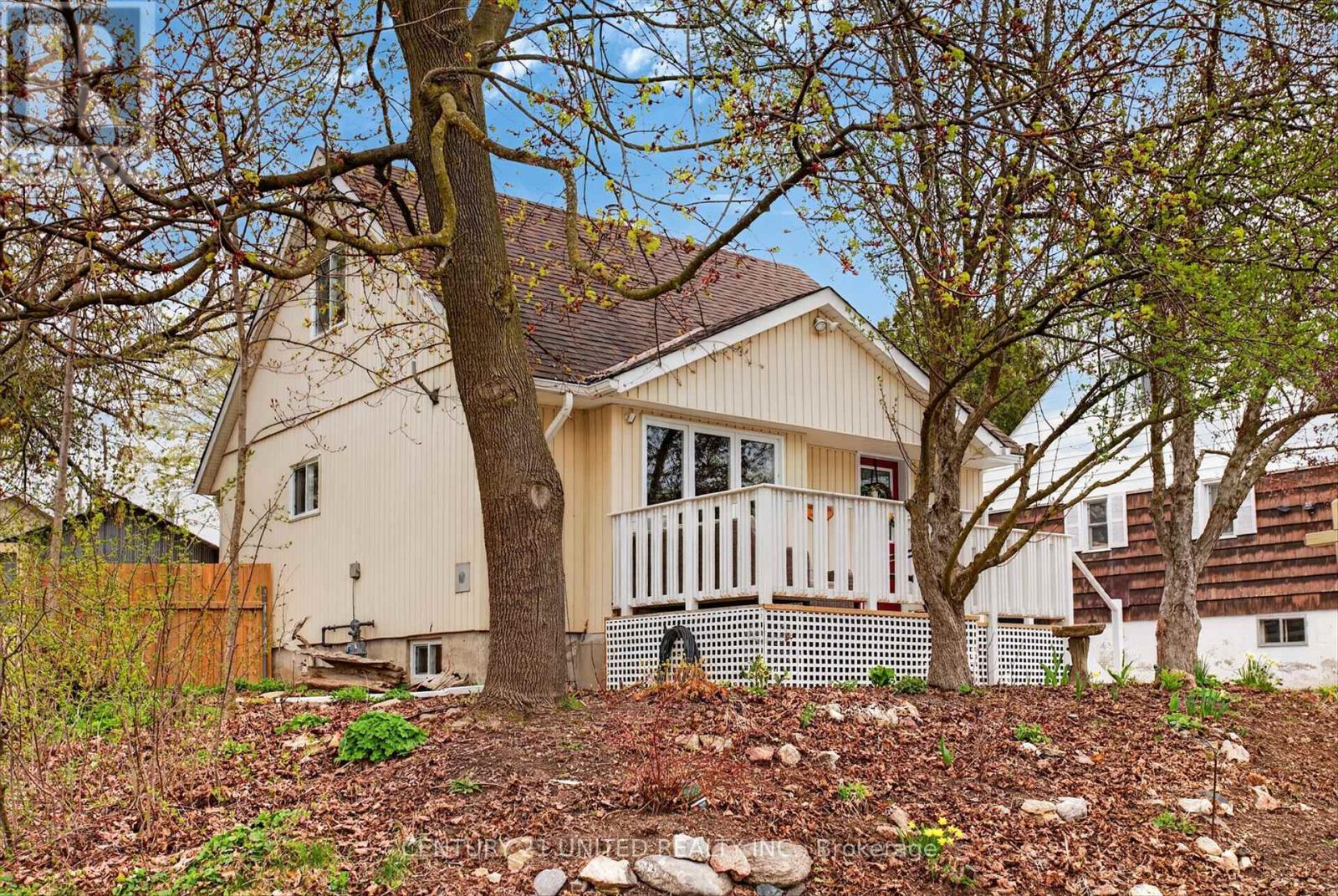 617 Simmons Avenue, Peterborough (Ashburnham Ward 4), Ontario  K9H 2B8 - Photo 3 - X13079722