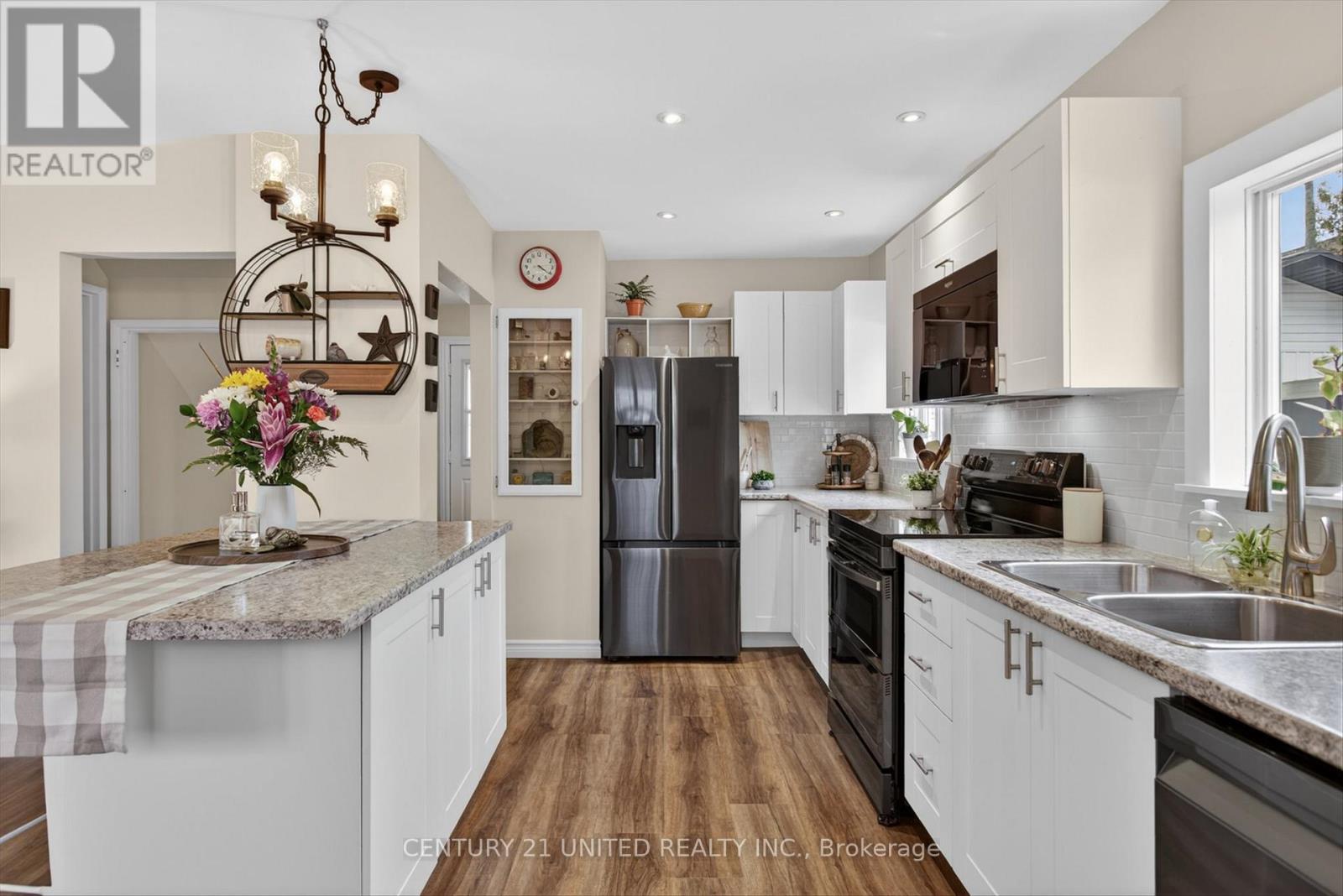 617 Simmons Avenue, Peterborough (Ashburnham Ward 4), Ontario  K9H 2B8 - Photo 8 - X13079722