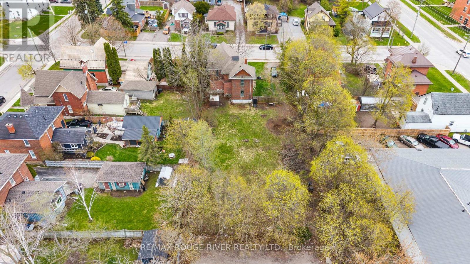 56 Melbourne Street W, Kawartha Lakes (Lindsay), Ontario  K9V 2T1 - Photo 16 - X13080454