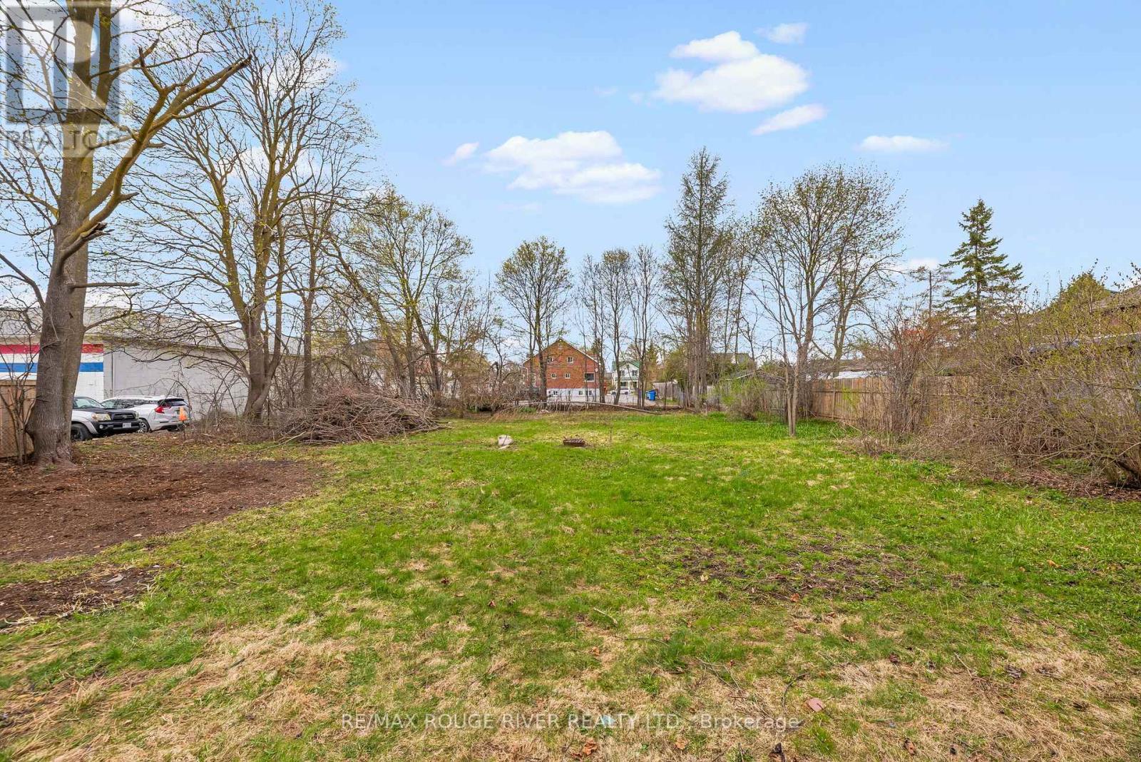 56 Melbourne Street W, Kawartha Lakes (Lindsay), Ontario  K9V 2T1 - Photo 5 - X13080454