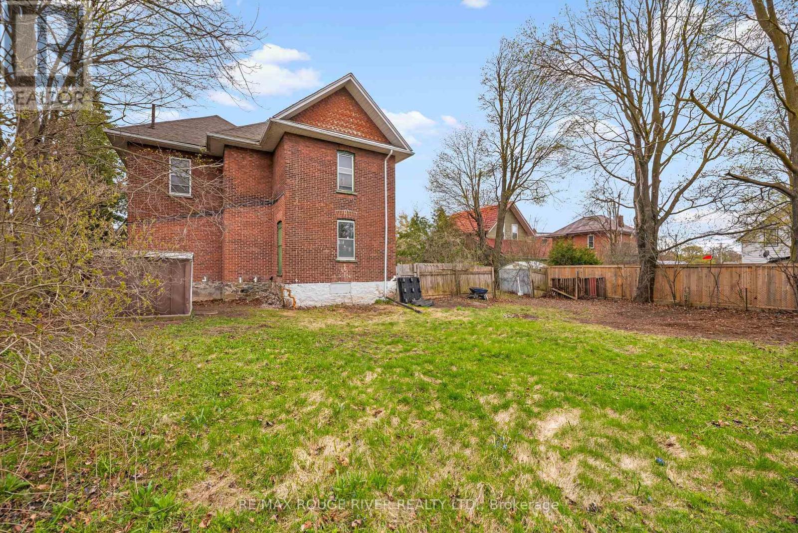56 Melbourne Street W, Kawartha Lakes (Lindsay), Ontario  K9V 2T1 - Photo 7 - X13080454