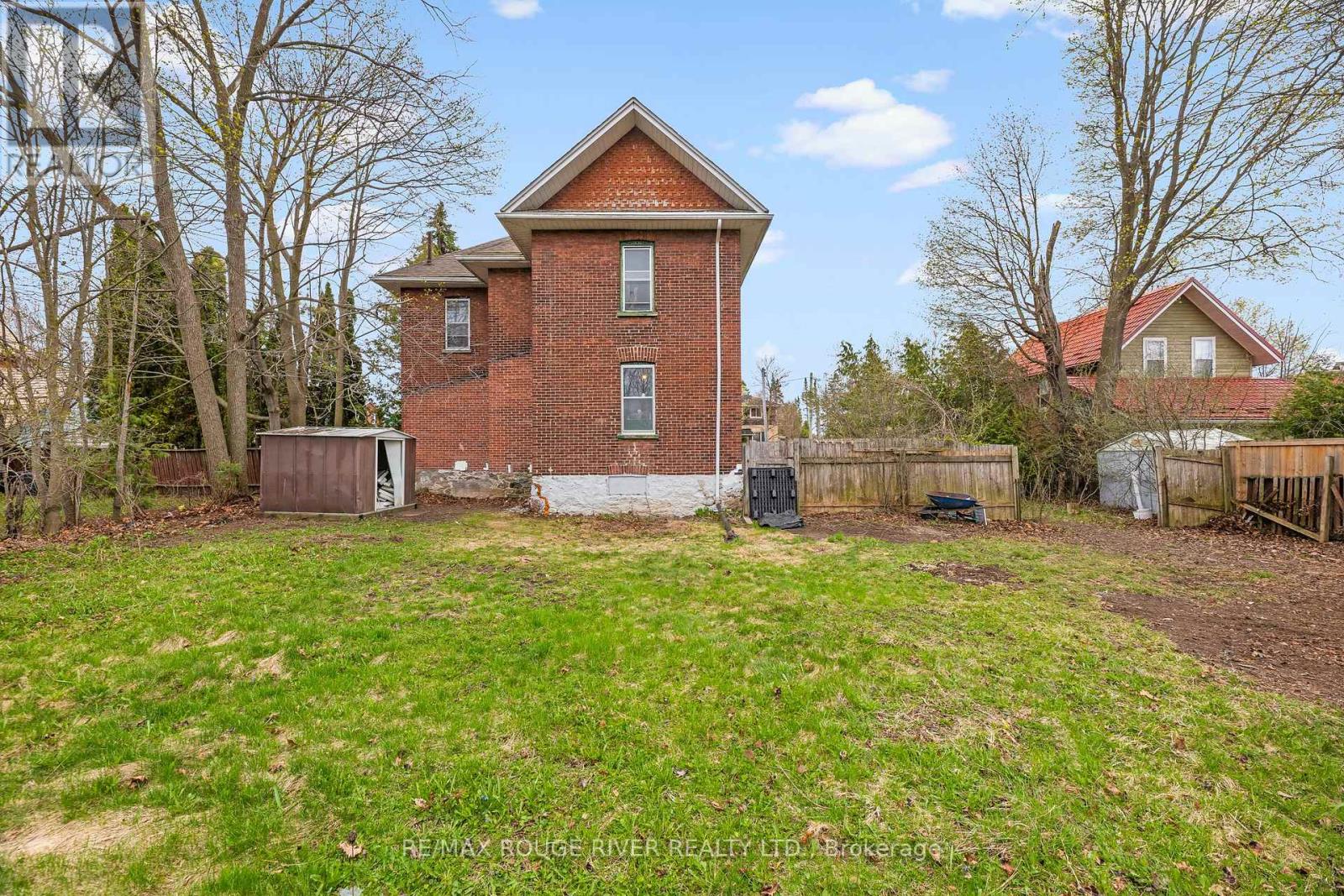56 Melbourne Street W, Kawartha Lakes (Lindsay), Ontario  K9V 2T1 - Photo 8 - X13080454