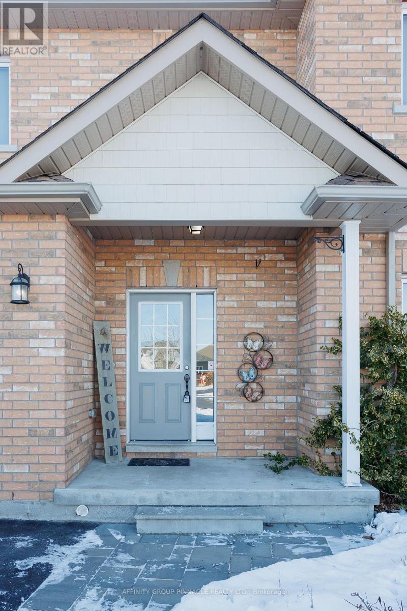 11 Moynes Court, Kawartha Lakes (Lindsay), Ontario  K9V 0L2 - Photo 2 - X13080506