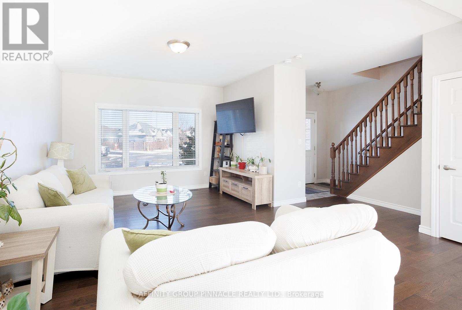 11 Moynes Court, Kawartha Lakes (Lindsay), Ontario  K9V 0L2 - Photo 5 - X13080506