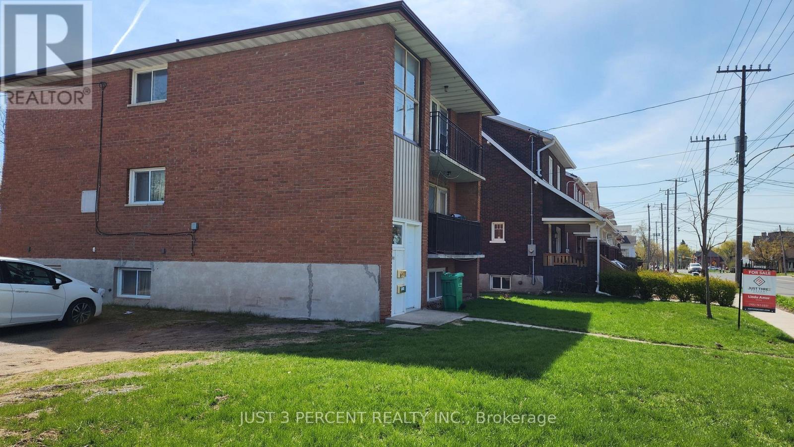 198 Aylmer Street N, Peterborough (Town Ward 3), Ontario  K9J 3K1 - Photo 3 - X13081114