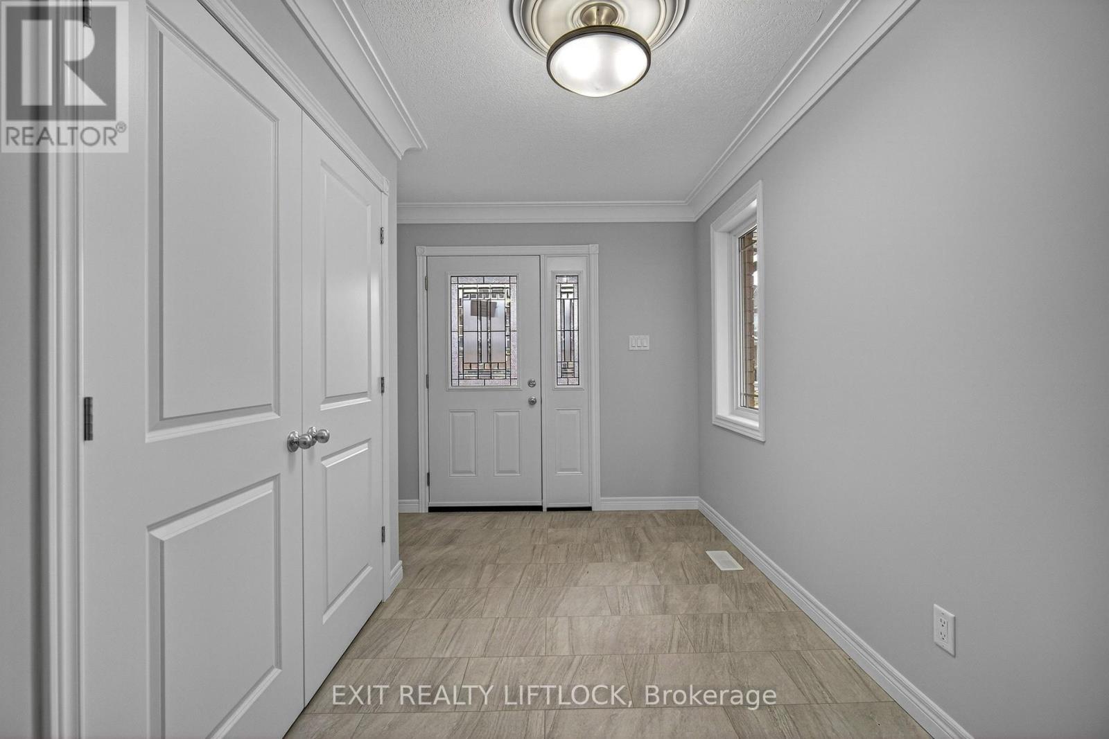 220 O'neil Street, Peterborough (Monaghan Ward 2), Ontario  K9K 0H5 - Photo 3 - X13081216