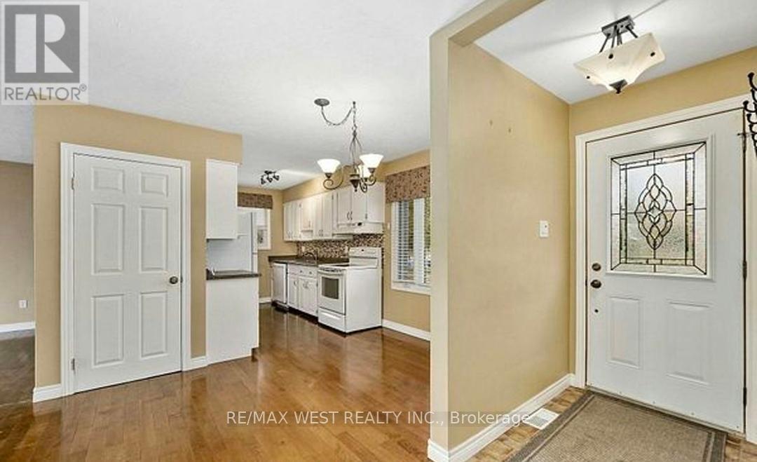 Main Fl - 1252 Royal Drive, Peterborough (Northcrest Ward 5), Ontario  K9H 6R5 - Photo 4 - X13081498