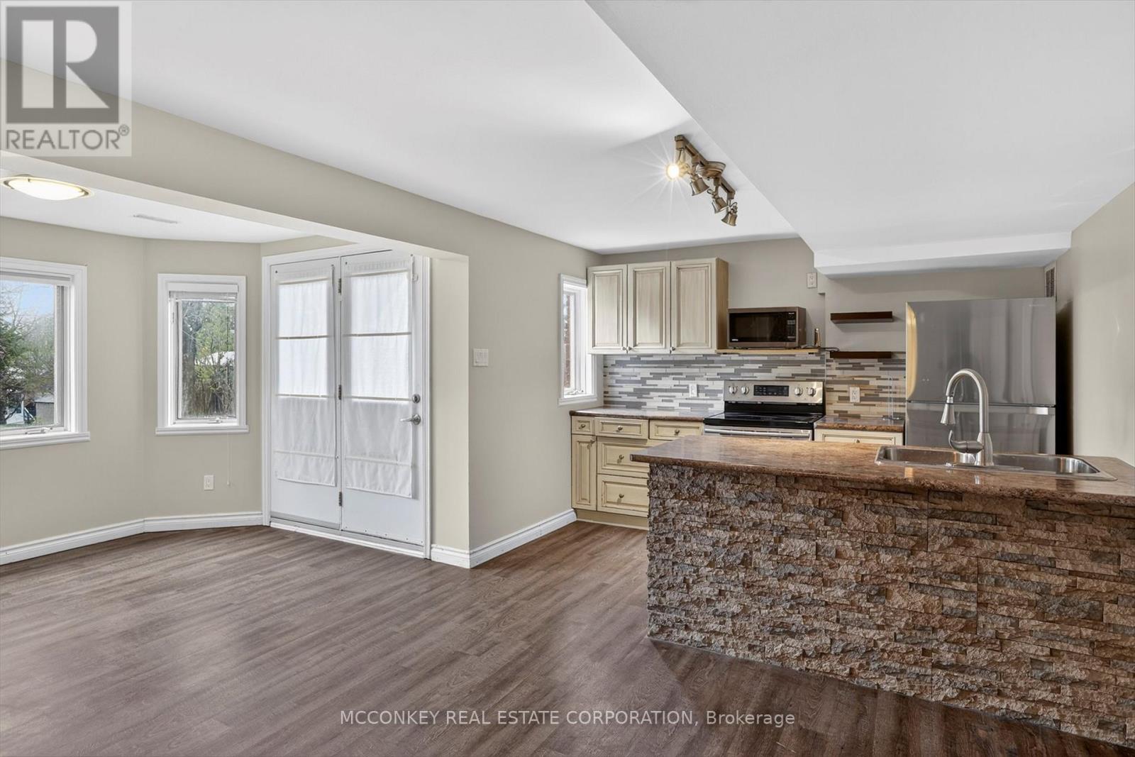 1814 Stratton Avenue, Peterborough (Otonabee Ward 1), Ontario  K9K 2E7 - Photo 32 - X13082870