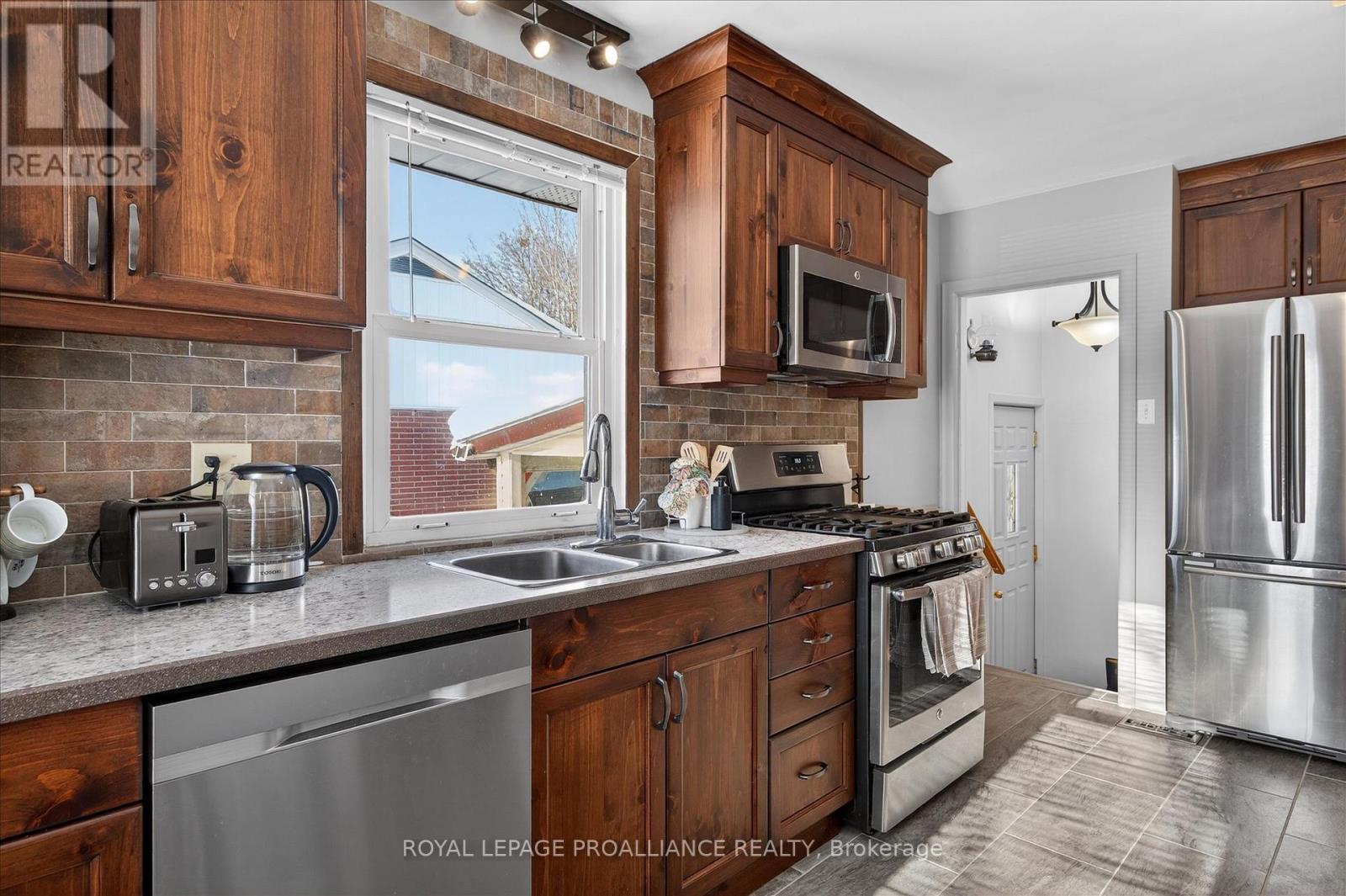 260 Bellevue Street, Peterborough (Northcrest Ward 5), Ontario  K9H 5E5 - Photo 11 - X13082980