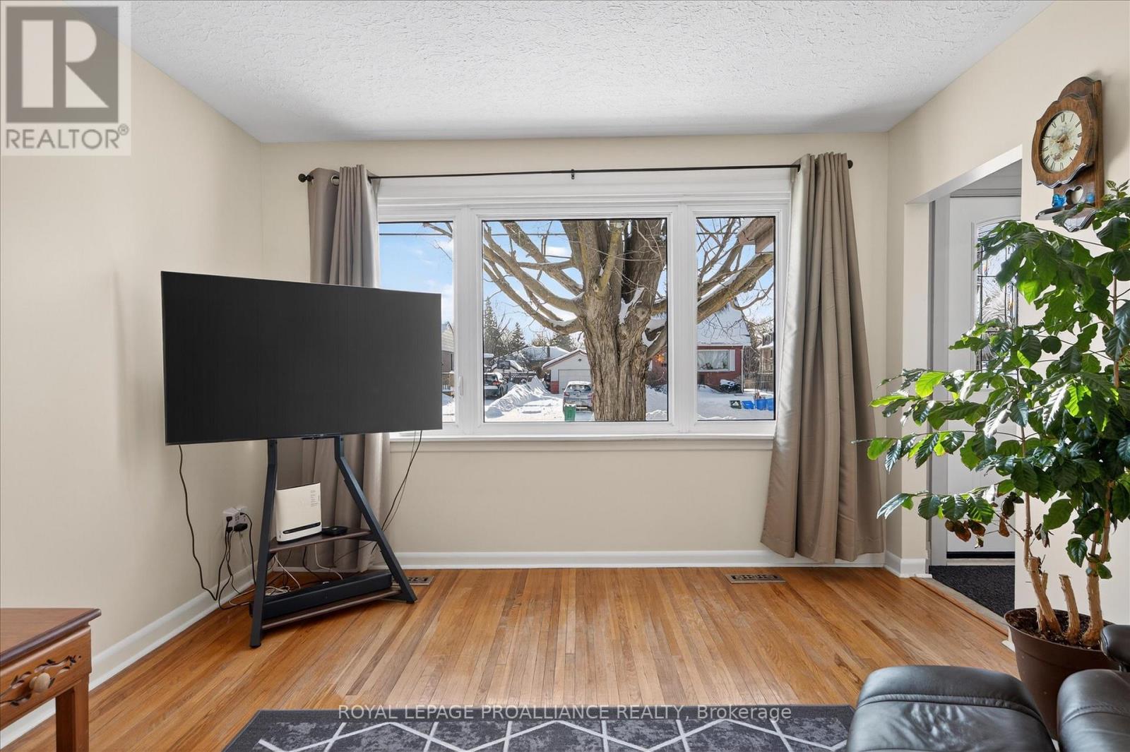 260 Bellevue Street, Peterborough (Northcrest Ward 5), Ontario  K9H 5E5 - Photo 6 - X13082980