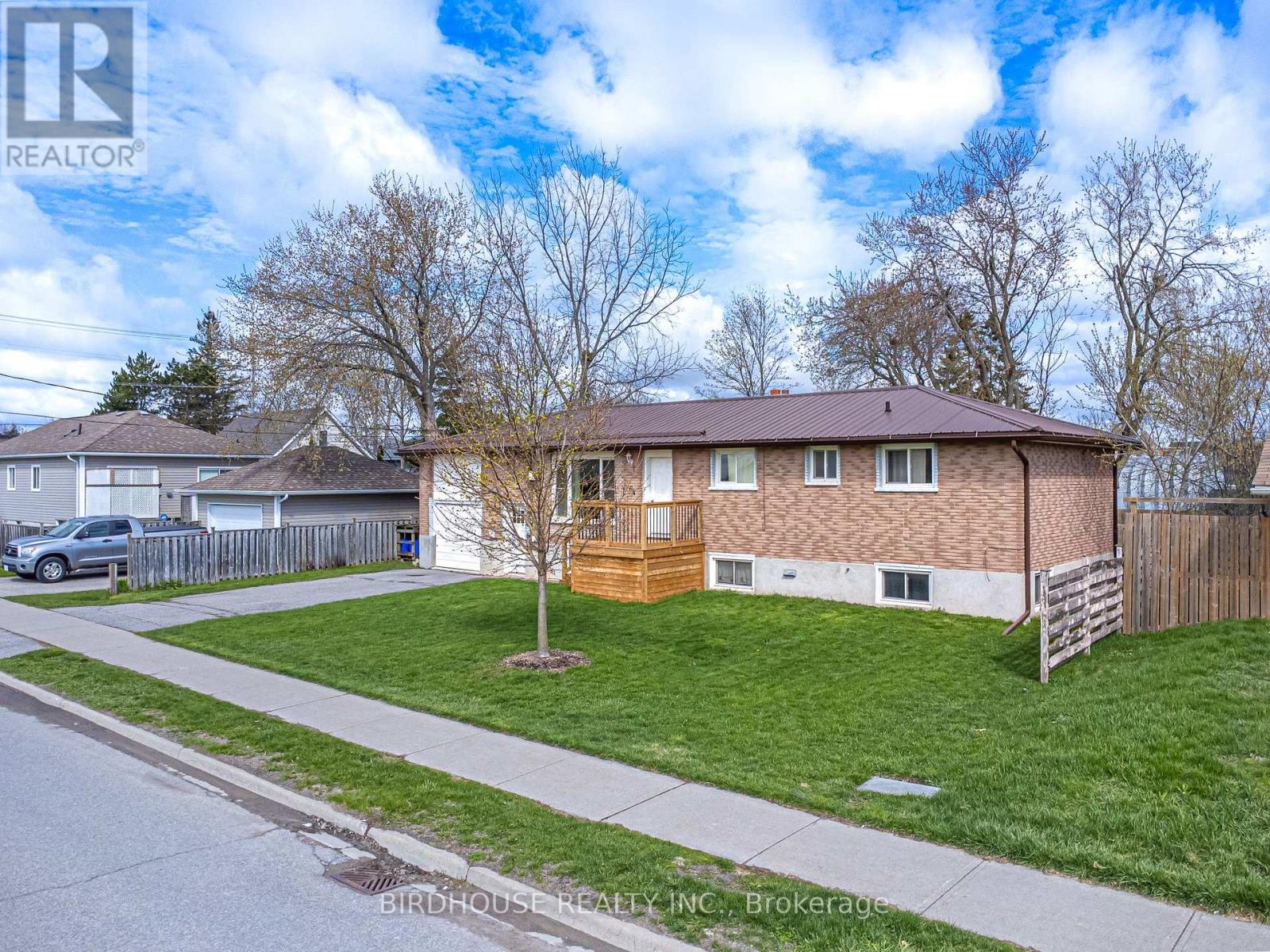 64 George Street W, Kawartha Lakes (Lindsay), Ontario  K9V 5H9 - Photo 2 - X13084318