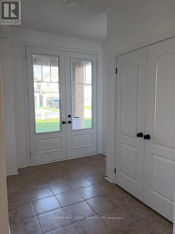 27 Alldread Crescent, Clarington (Newcastle), Ontario  L1B 0C2 - Photo 3 - E13087748