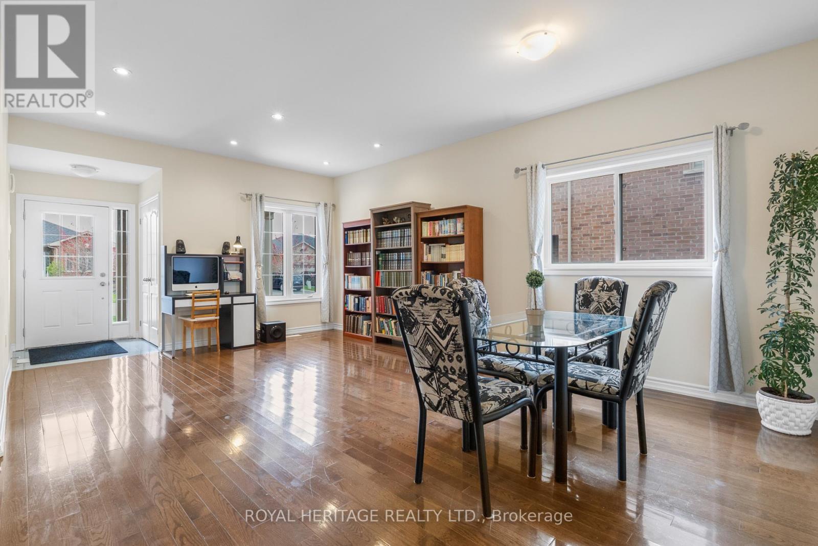 141 Springdale Drive, Kawartha Lakes (Lindsay), Ontario  K9V 0N1 - Photo 4 - X13088120