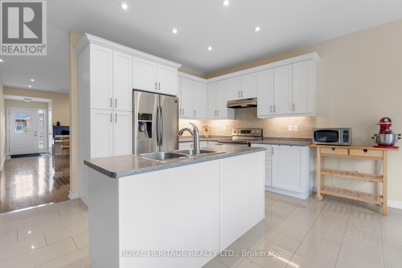 141 Springdale Drive, Kawartha Lakes (Lindsay), Ontario  K9V 0N1 - Photo 7 - X13088120