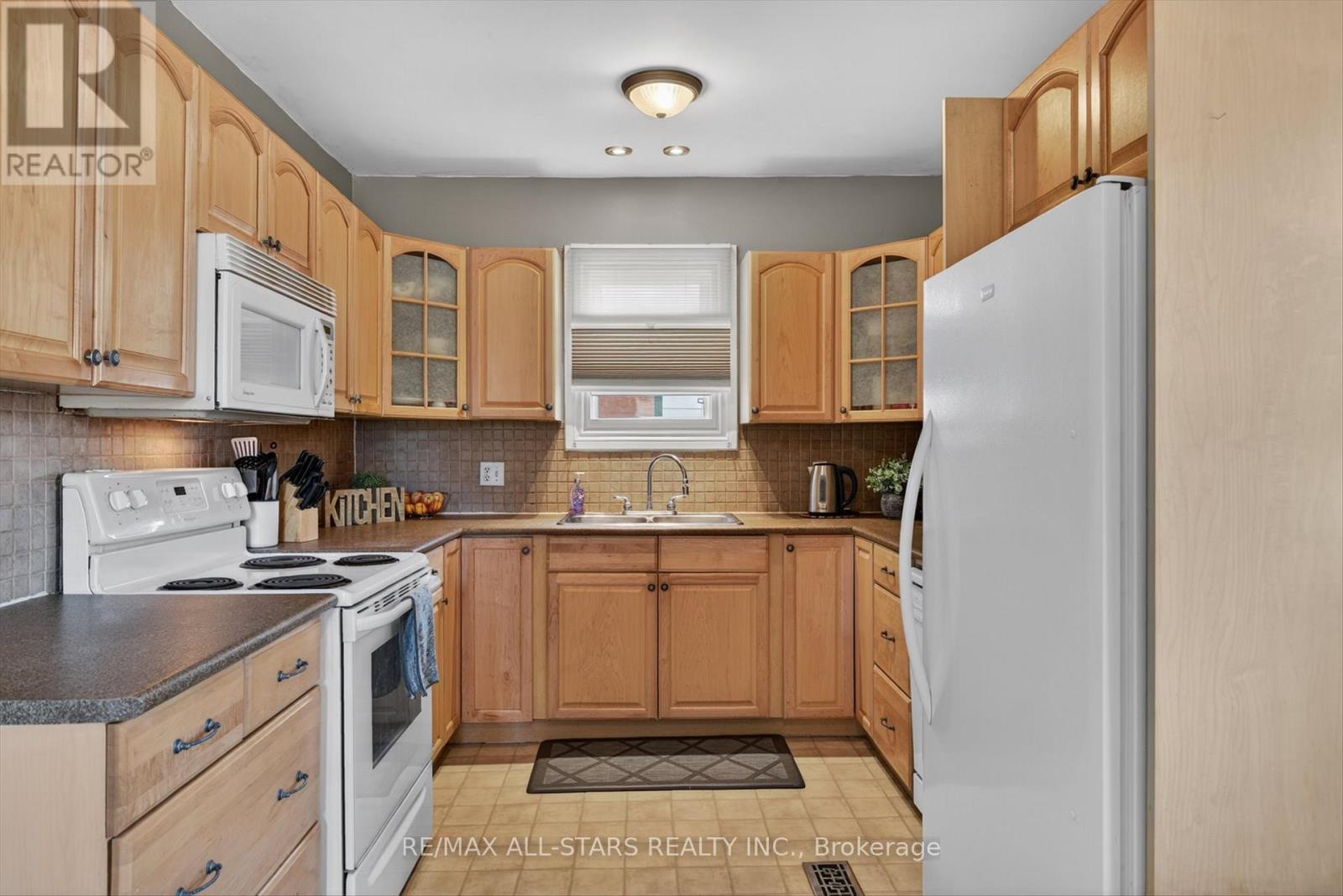 90 Glenelg Street W, Kawartha Lakes (Lindsay), Ontario  K9V 2V9 - Photo 14 - X13088456