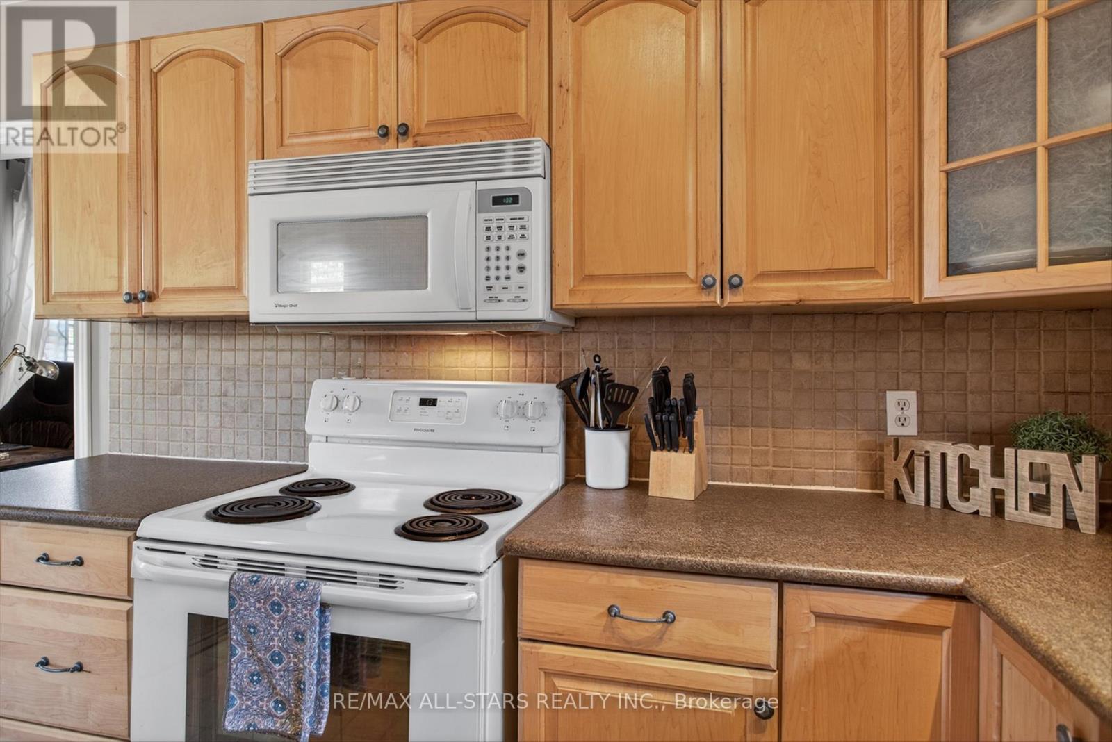 90 Glenelg Street W, Kawartha Lakes (Lindsay), Ontario  K9V 2V9 - Photo 17 - X13088456