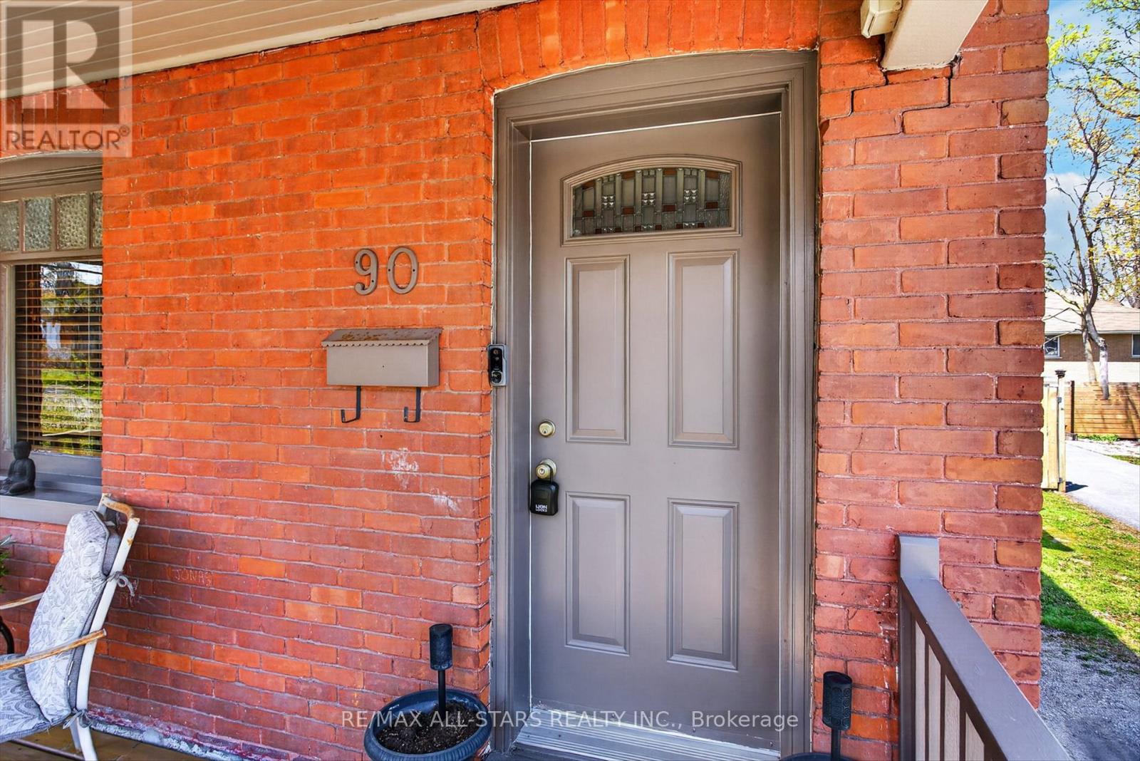 90 Glenelg Street W, Kawartha Lakes (Lindsay), Ontario  K9V 2V9 - Photo 4 - X13088456