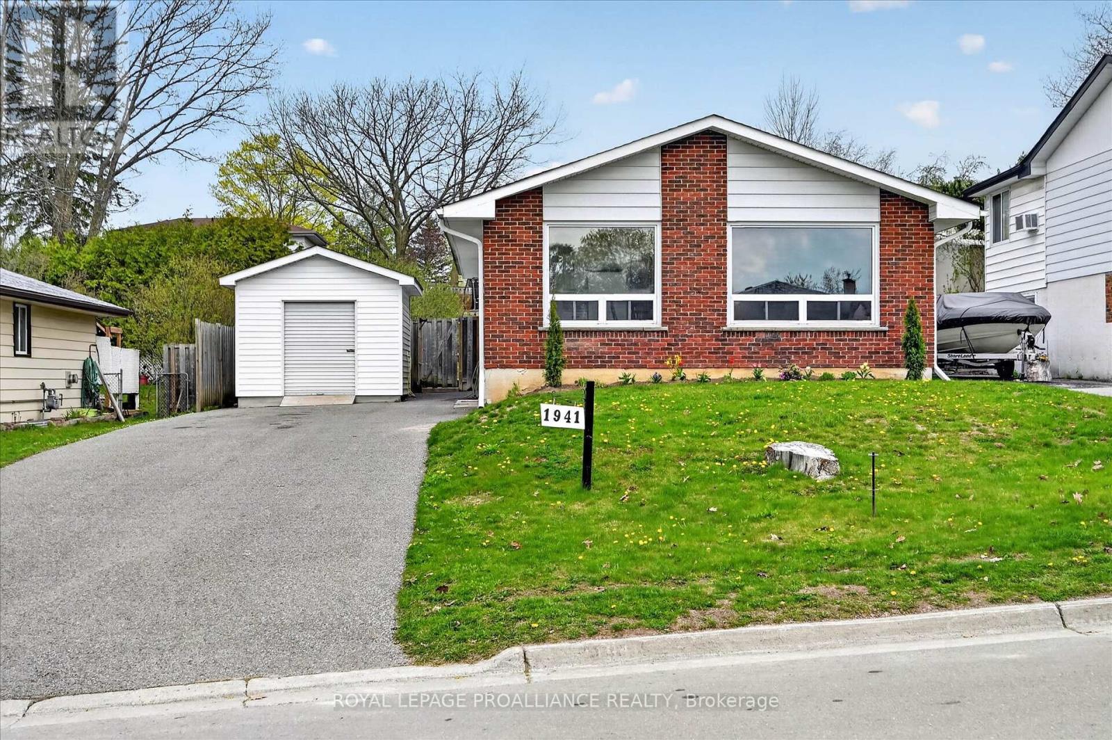 1941 Croftdale Crescent, Peterborough (Monaghan Ward 2), Ontario  K9K 1J7 - Photo 2 - X13089030