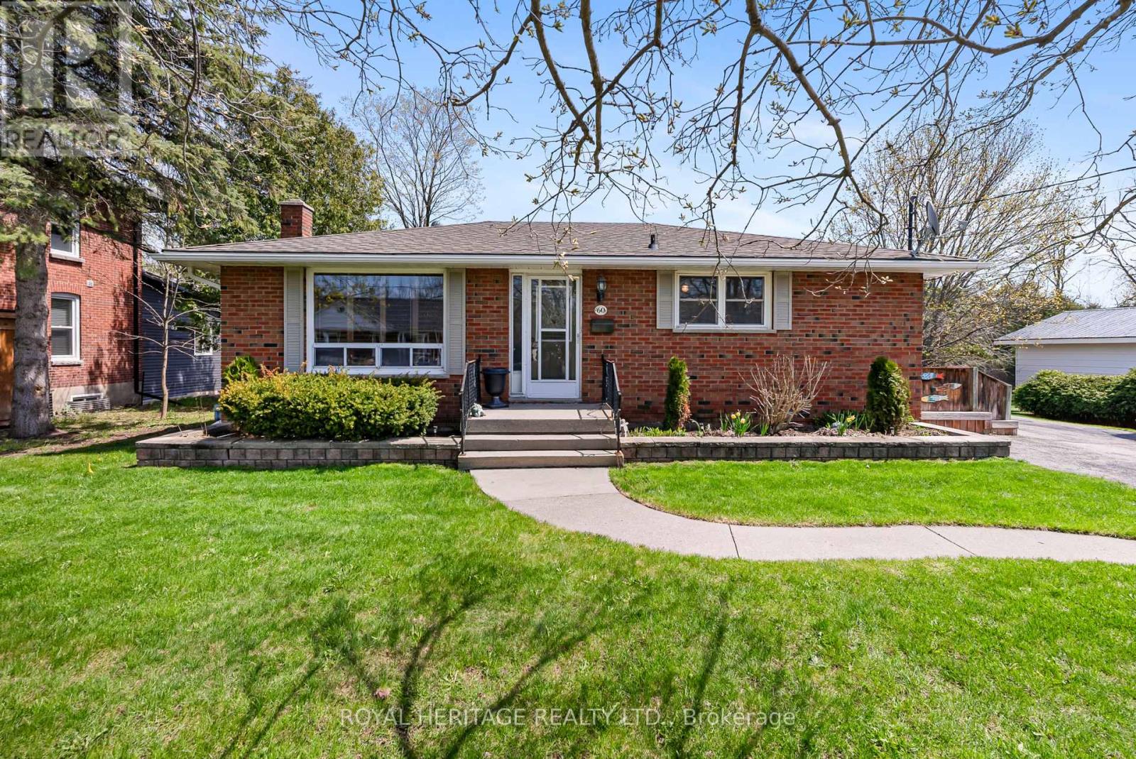 60 St. Patrick Street, Kawartha Lakes (Lindsay), Ontario  K9V 1R5 - Photo 2 - X13090324