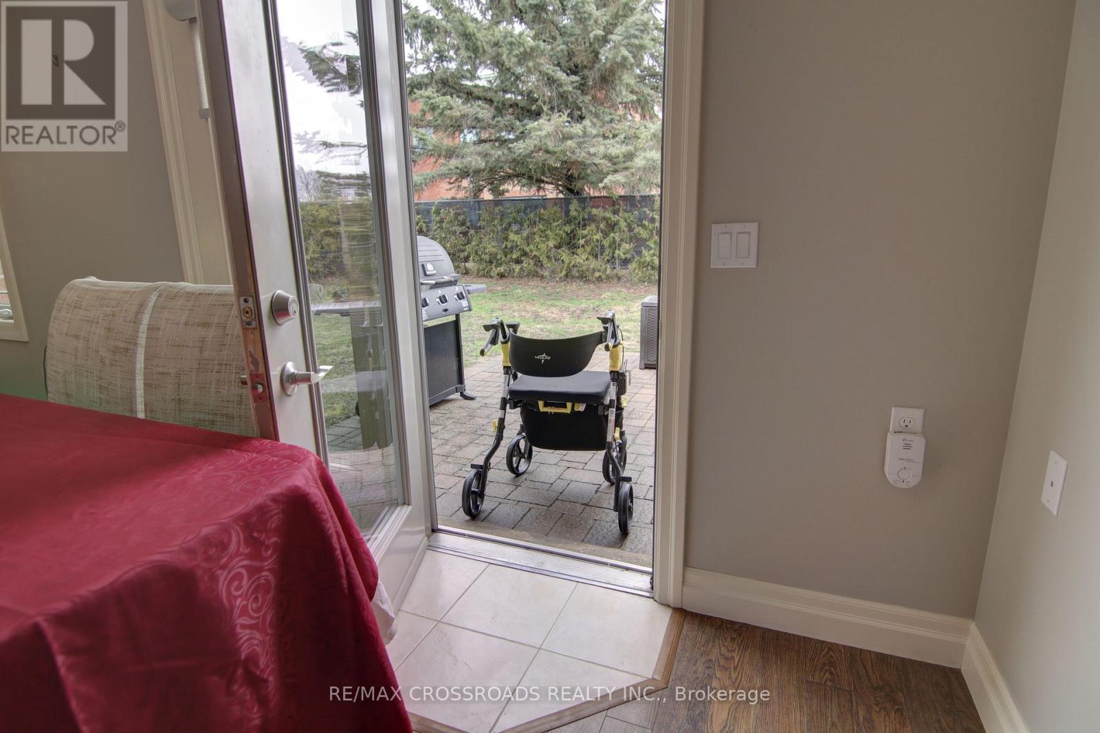 8 Green Arbour Way, Kawartha Lakes (Lindsay), Ontario  K9V 0E6 - Photo 22 - X13090362