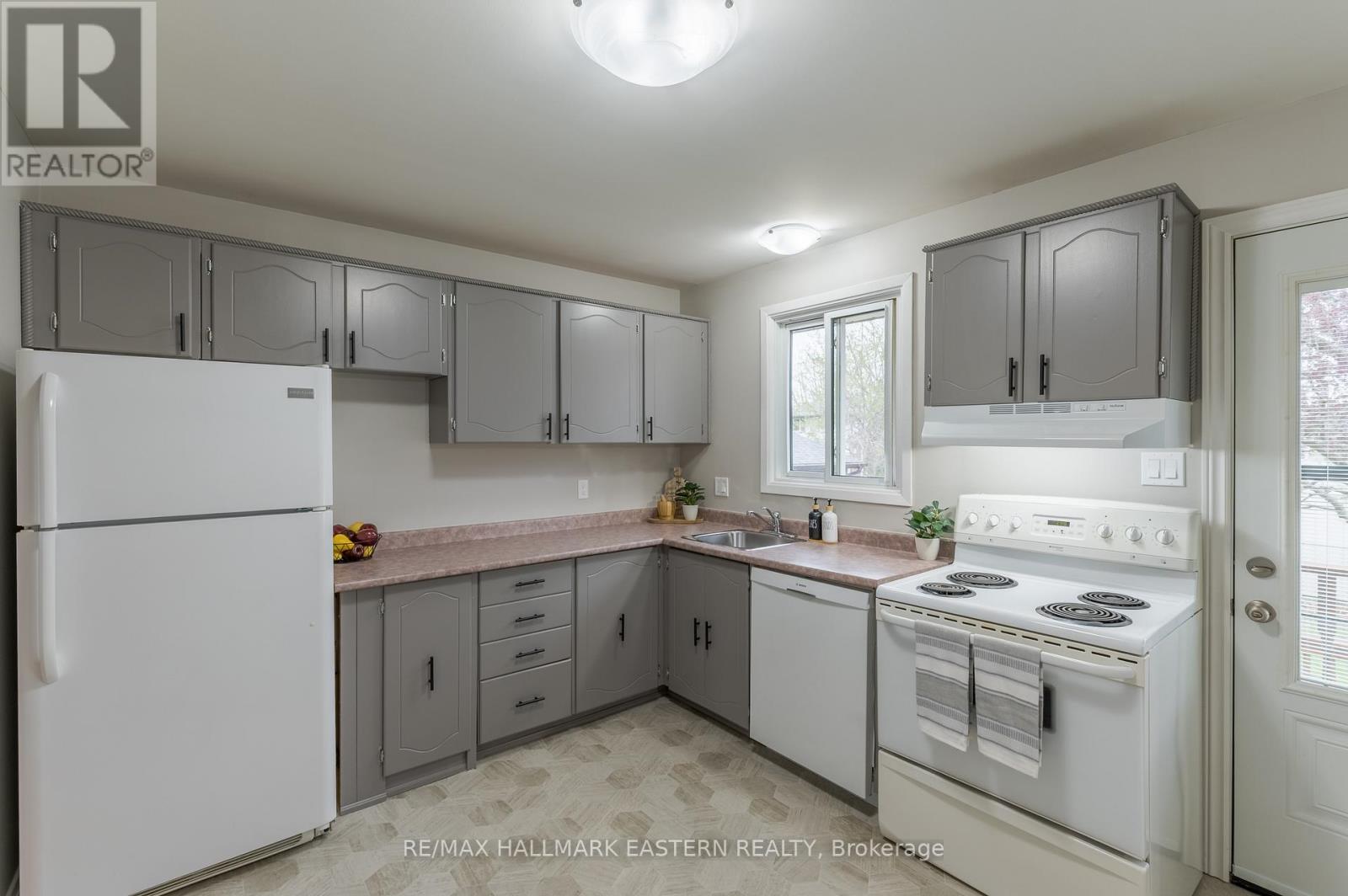 591 Otonabee Drive, Peterborough (Ashburnham Ward 4), Ontario  K9J 7X8 - Photo 17 - X13091720
