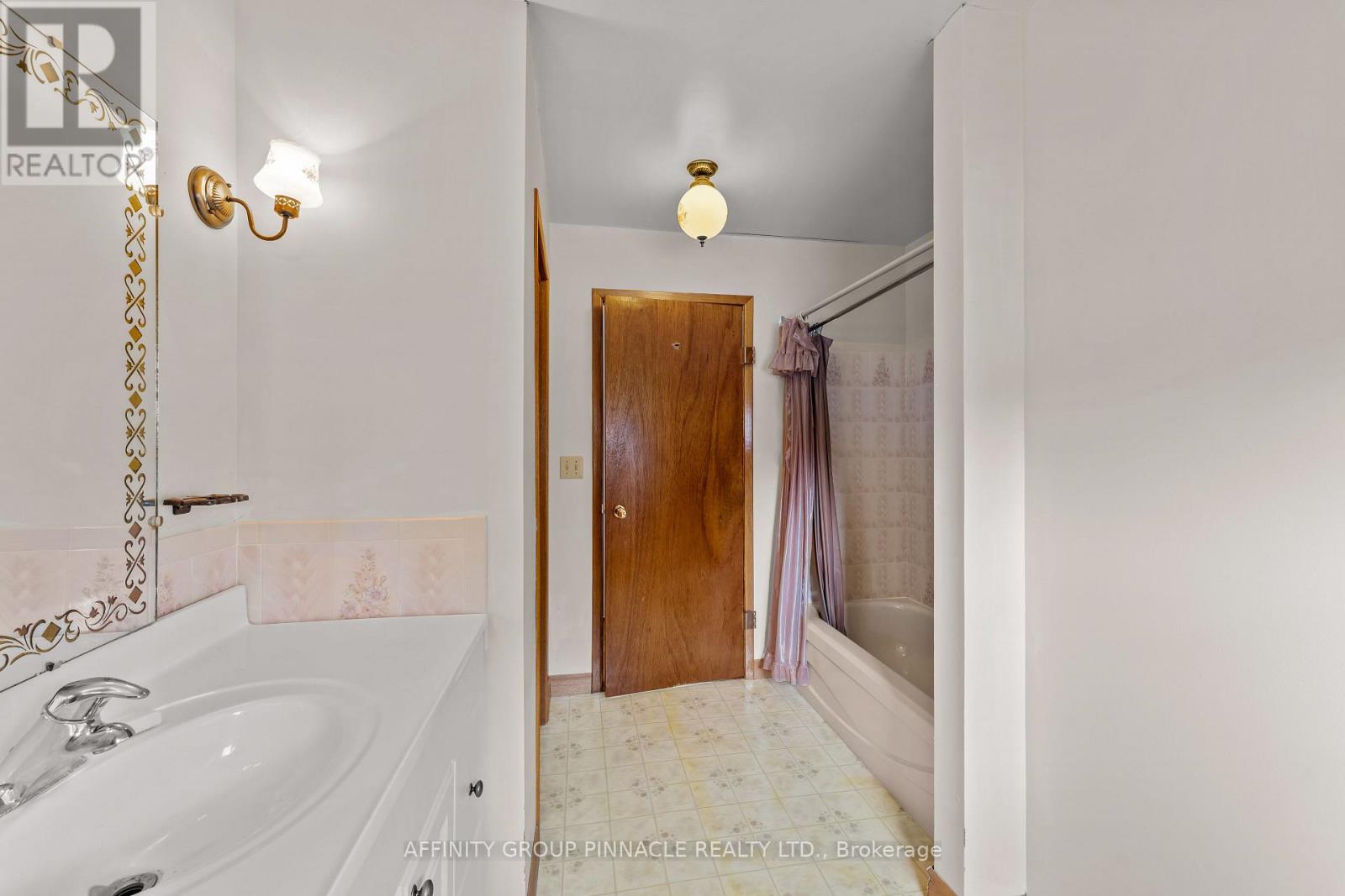 28 Water Street, Kawartha Lakes (Lindsay), Ontario  K9V 2C8 - Photo 15 - X13092198