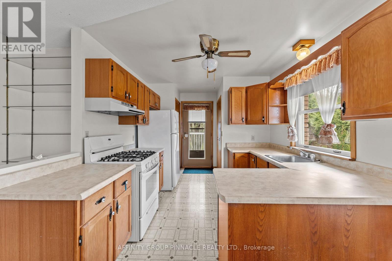 28 Water Street, Kawartha Lakes (Lindsay), Ontario  K9V 2C8 - Photo 6 - X13092198