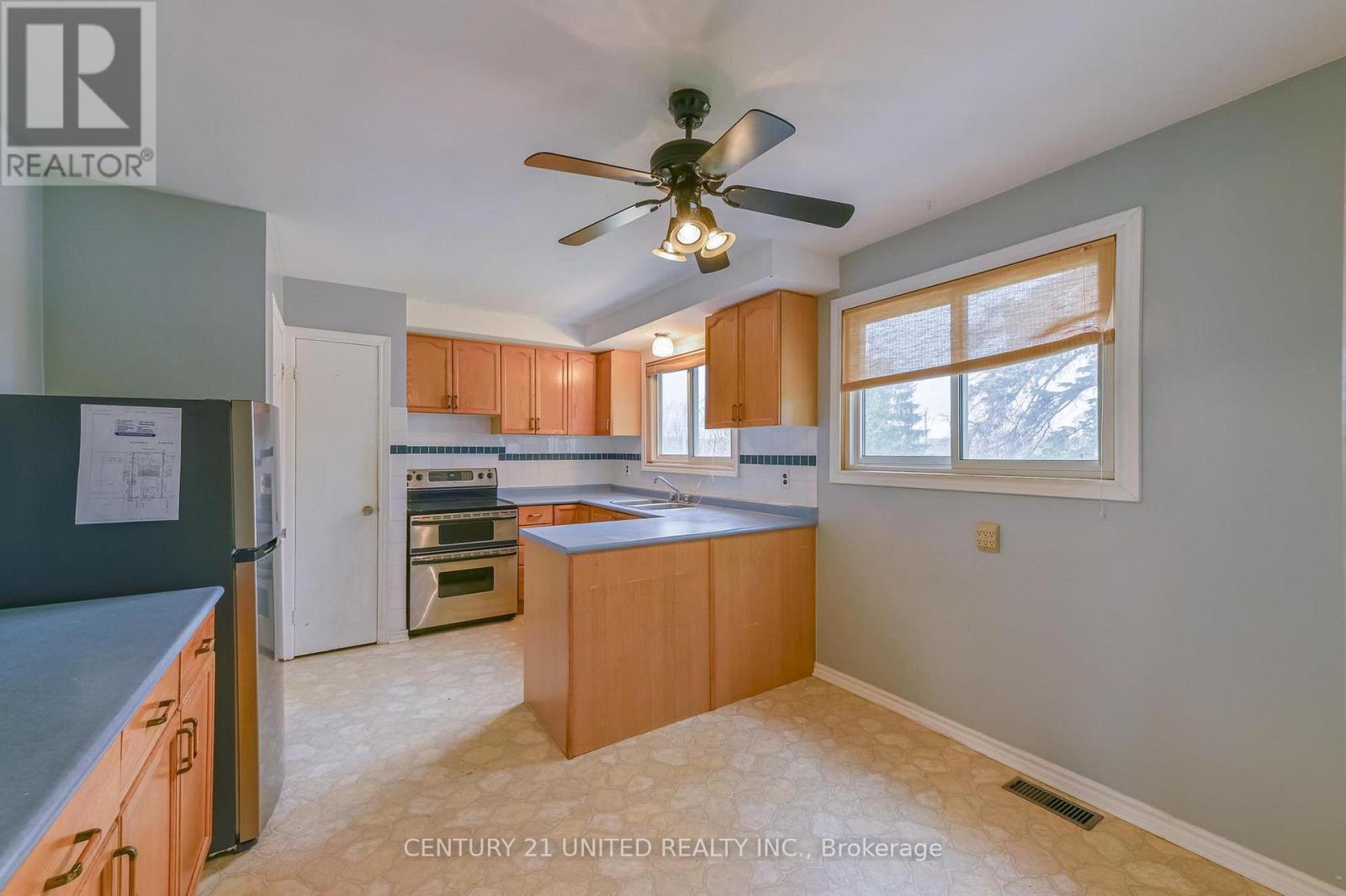 261 Maxwell Avenue, Peterborough (Ashburnham Ward 4), Ontario  K9J 1B4 - Photo 4 - X13092656