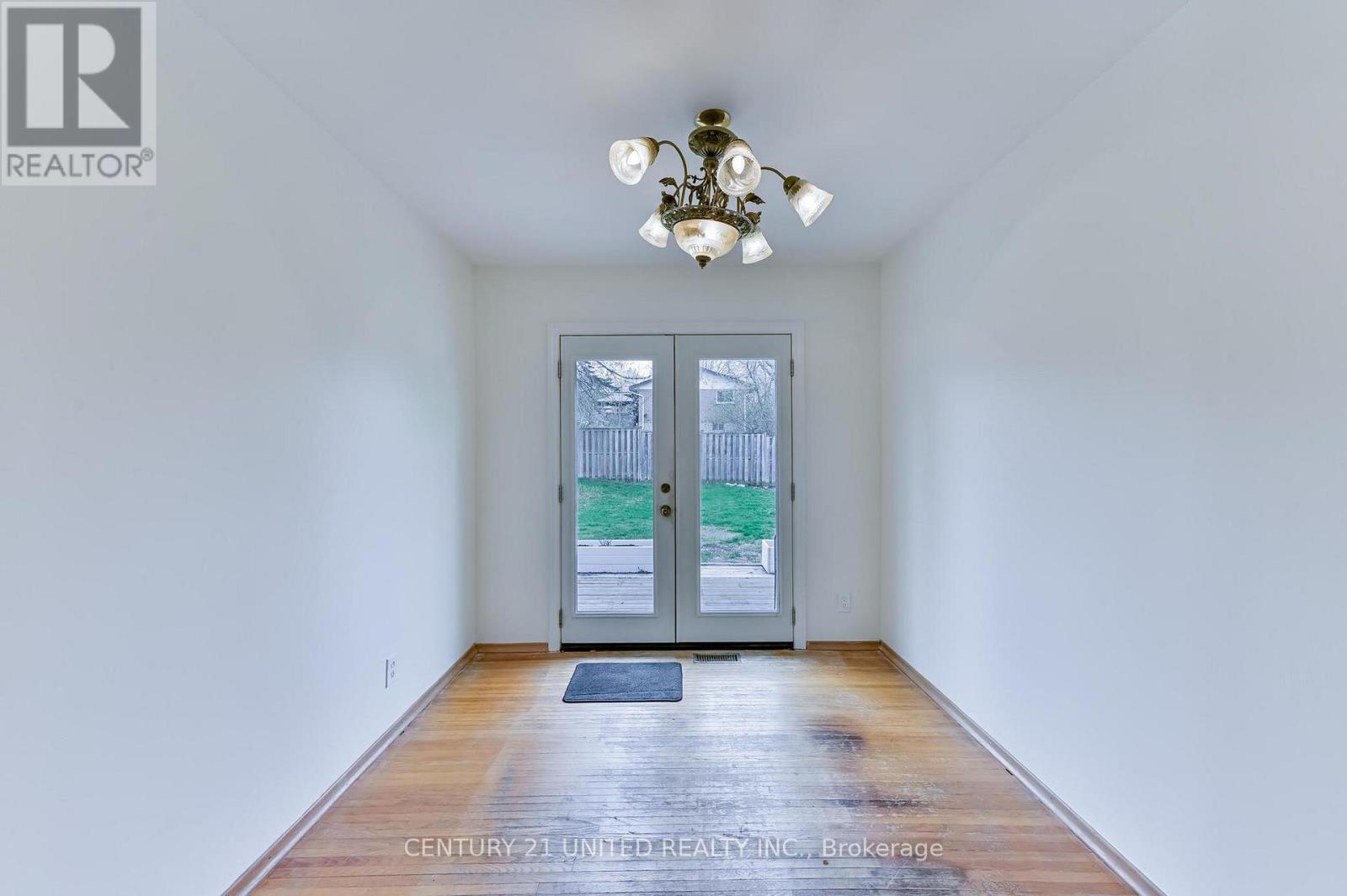 261 Maxwell Avenue, Peterborough (Ashburnham Ward 4), Ontario  K9J 1B4 - Photo 6 - X13092656