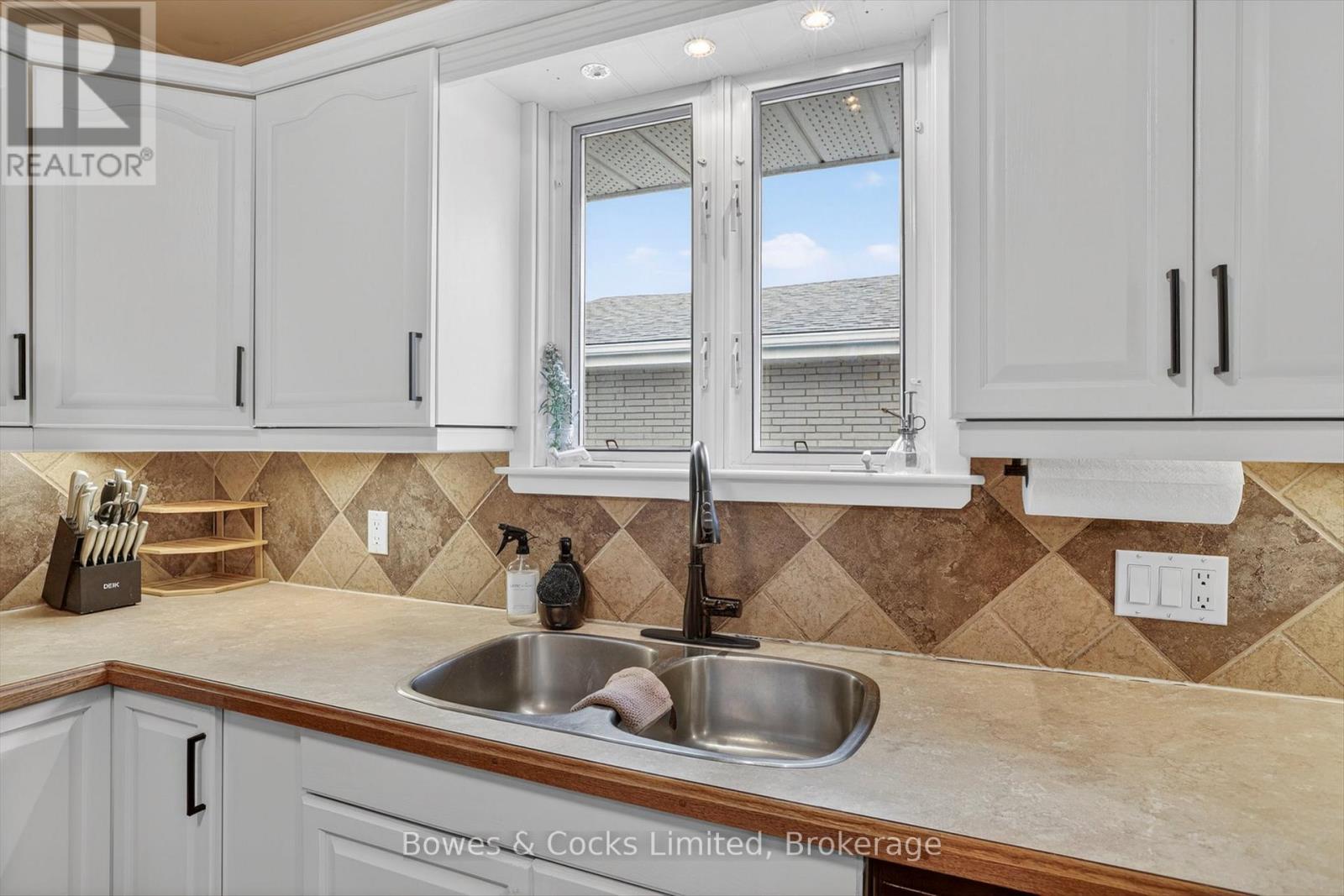 832 Cameron Street, Peterborough (Otonabee Ward 1), Ontario  K9J 4A3 - Photo 15 - X13094934