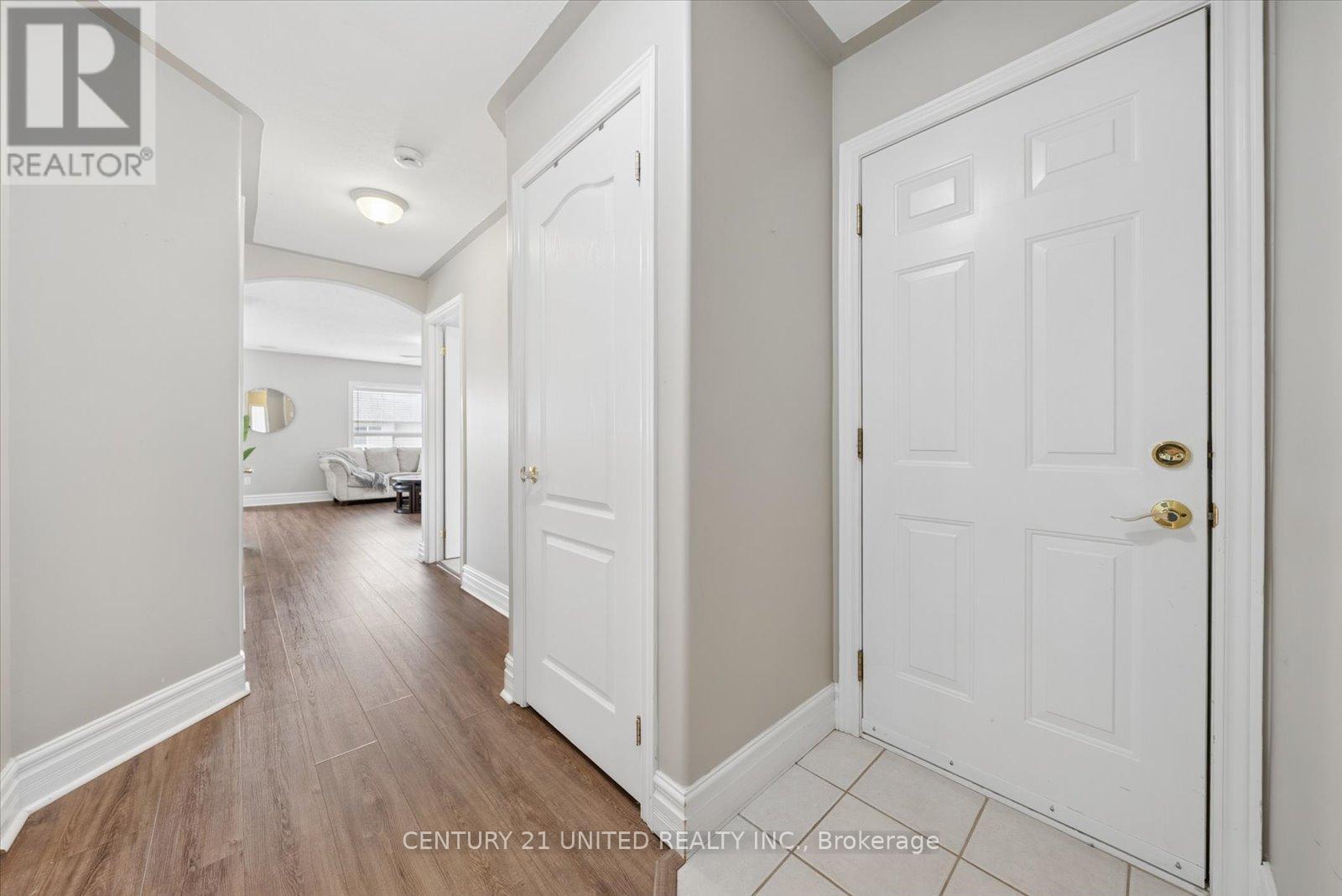 496 Settlers Ridge, Peterborough (Northcrest Ward 5), Ontario  K9L 2A6 - Photo 8 - X13095174