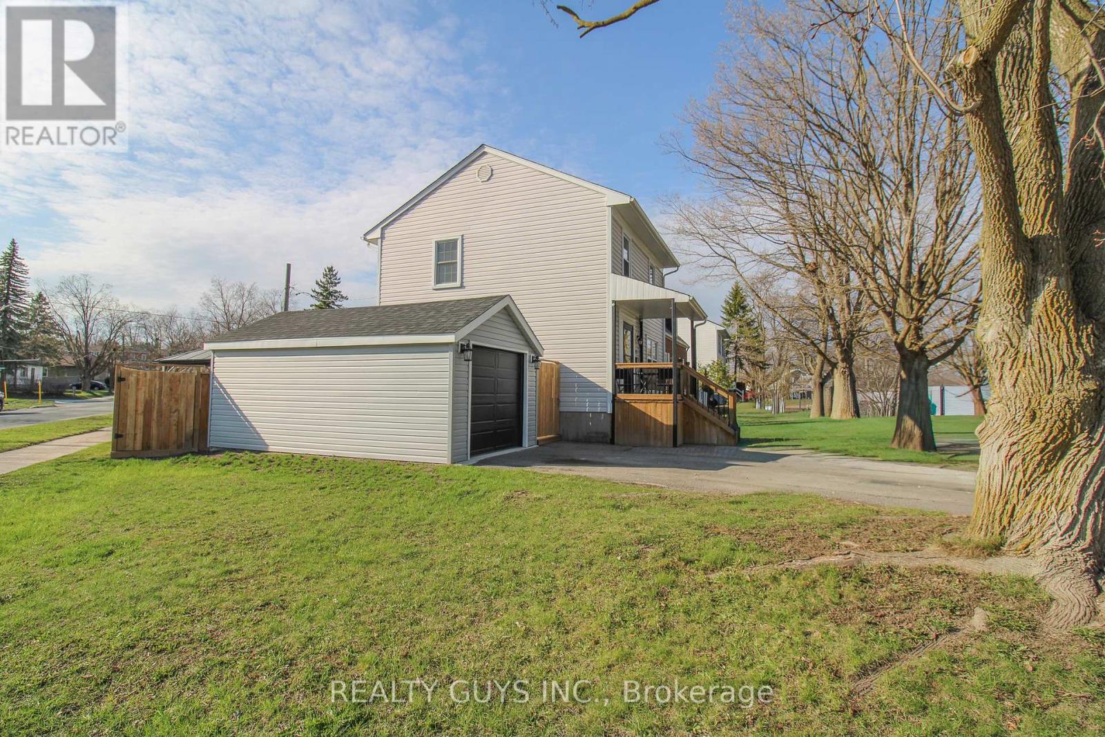 727 Chesterfield Avenue, Peterborough (Northcrest Ward 5), Ontario  K9H 4Y1 - Photo 5 - X13095888
