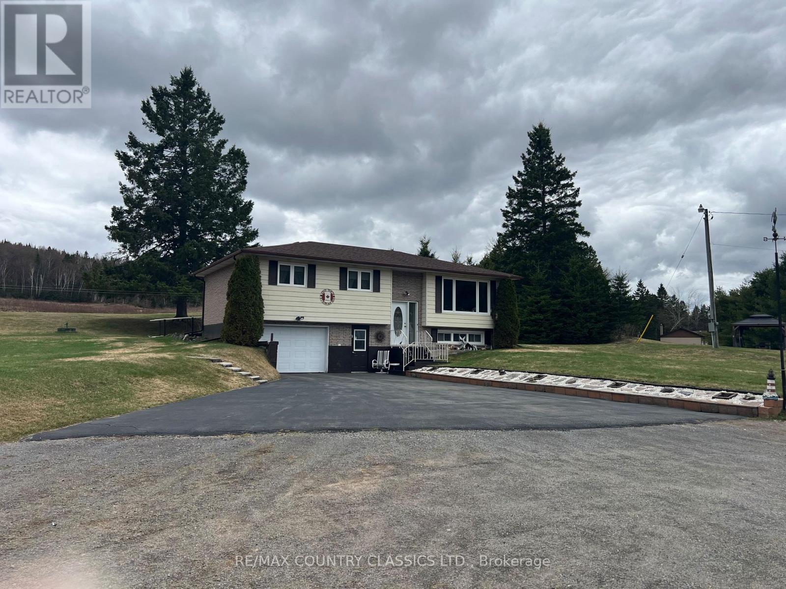 3559 South Baptiste Lake Road, Highlands East (Cardiff Ward), Ontario  K0L 2A0 - Photo 2 - X13096956