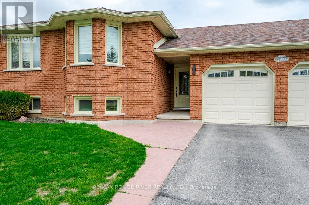 2993 Jennifer Drive, Peterborough (Northcrest Ward 5), Ontario  K9L 1Y6 - Photo 3 - X13097050