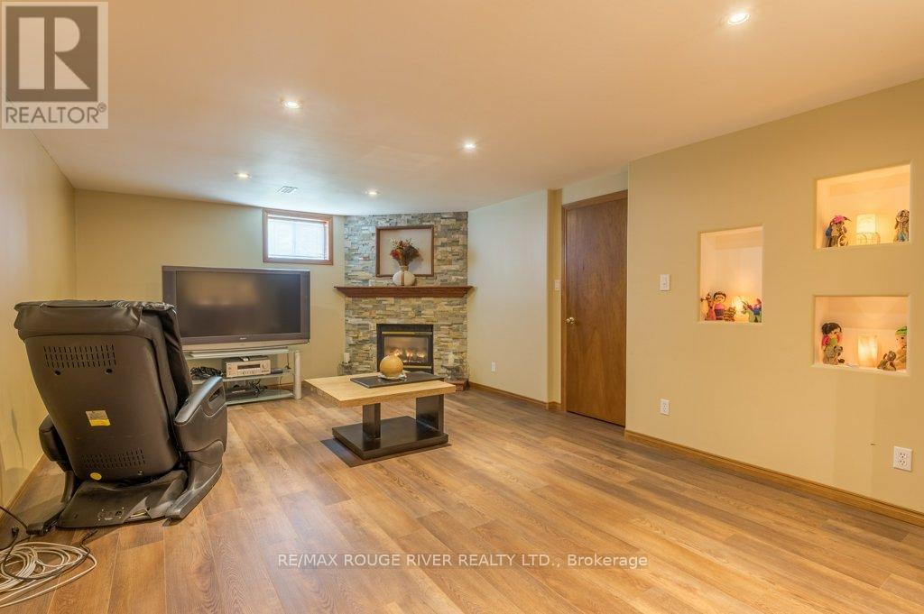2993 Jennifer Drive, Peterborough (Northcrest Ward 5), Ontario  K9L 1Y6 - Photo 33 - X13097050
