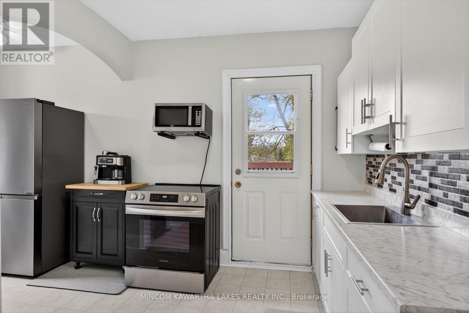238 Mcfarlane Street, Peterborough (Ashburnham Ward 4), Ontario  K9H 1K3 - Photo 11 - X13098216