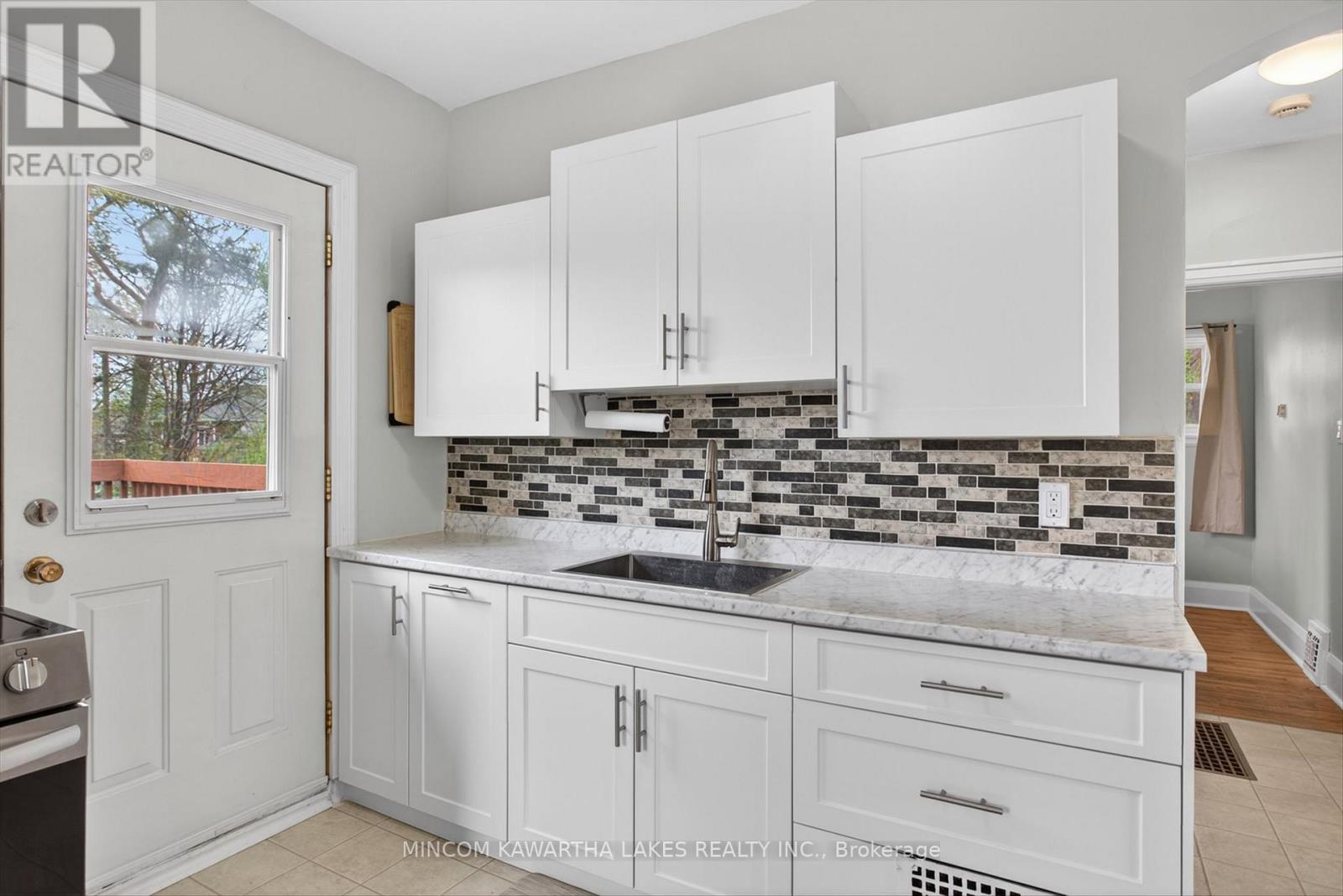 238 Mcfarlane Street, Peterborough (Ashburnham Ward 4), Ontario  K9H 1K3 - Photo 12 - X13098216