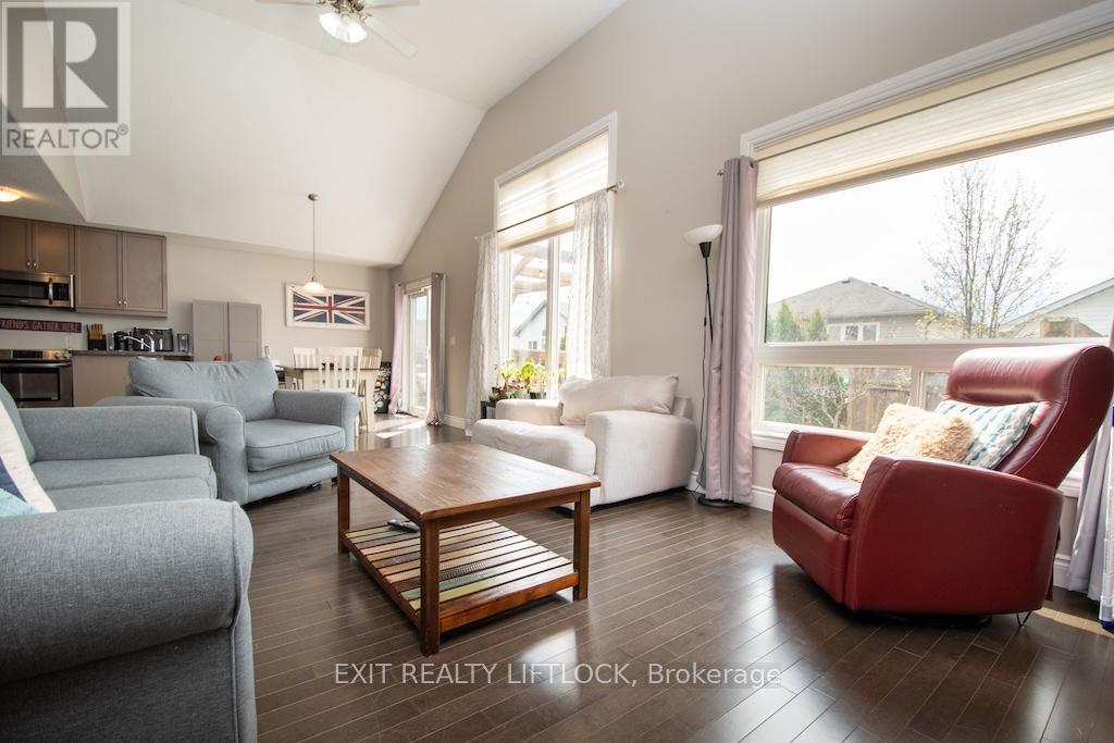 2679 Foxmeadow Road, Peterborough (Ashburnham Ward 4), Ontario  K9L 0A8 - Photo 3 - X13098366