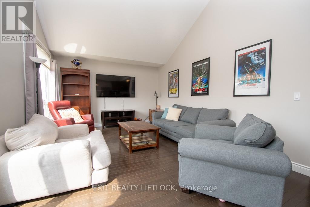 2679 Foxmeadow Road, Peterborough (Ashburnham Ward 4), Ontario  K9L 0A8 - Photo 4 - X13098366