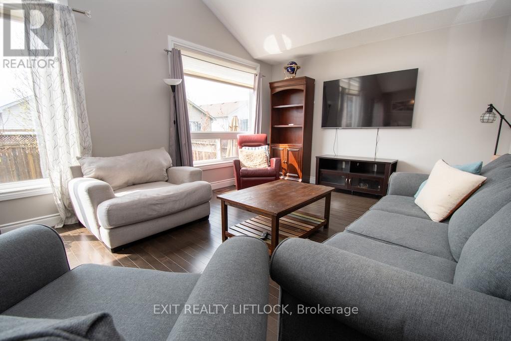 2679 Foxmeadow Road, Peterborough (Ashburnham Ward 4), Ontario  K9L 0A8 - Photo 5 - X13098366