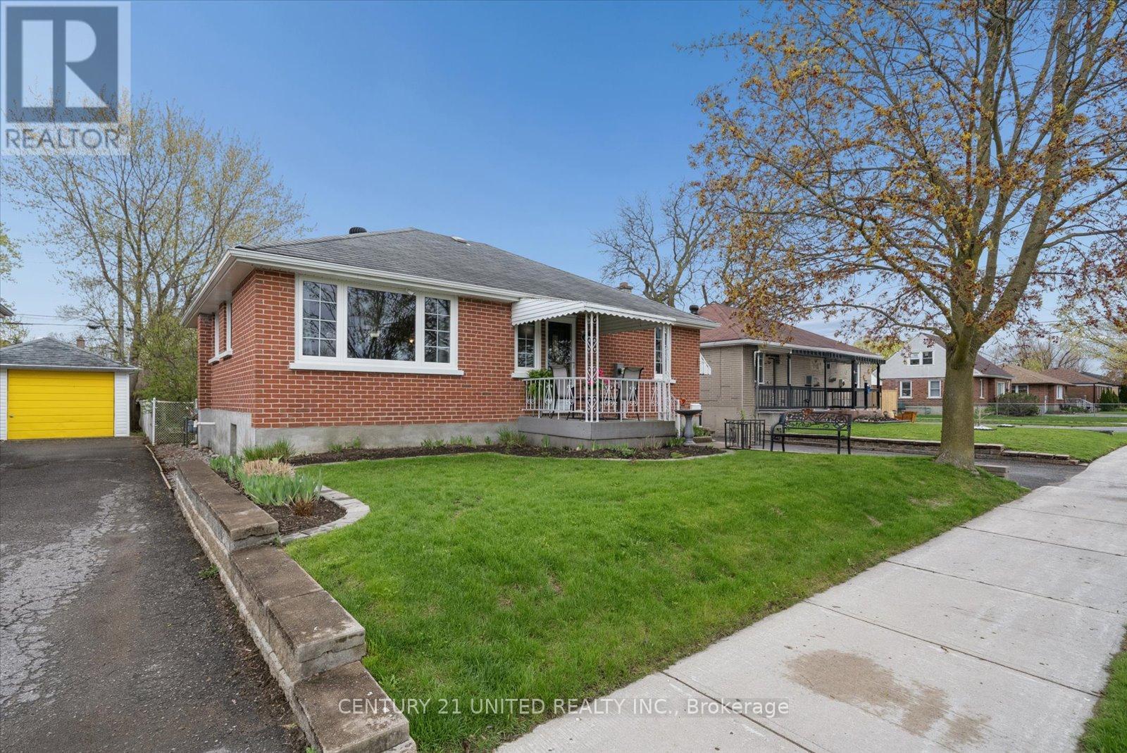 679 Bellaire Street, Peterborough (Otonabee Ward 1), Ontario  K9J 3Y5 - Photo 5 - X13098498