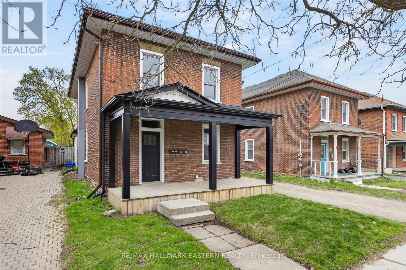 96 Aylmer Street N, Peterborough (Town Ward 3), Ontario  K9J 3J5 - Photo 2 - X13101828
