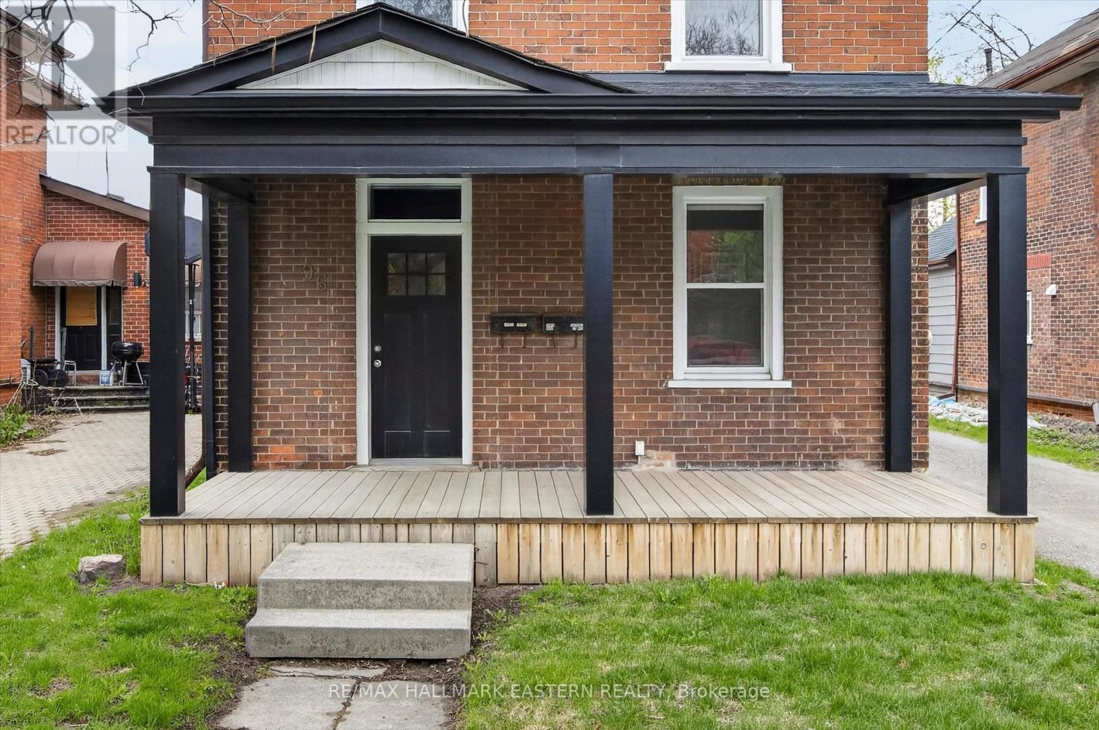 96 Aylmer Street N, Peterborough (Town Ward 3), Ontario  K9J 3J5 - Photo 4 - X13101828