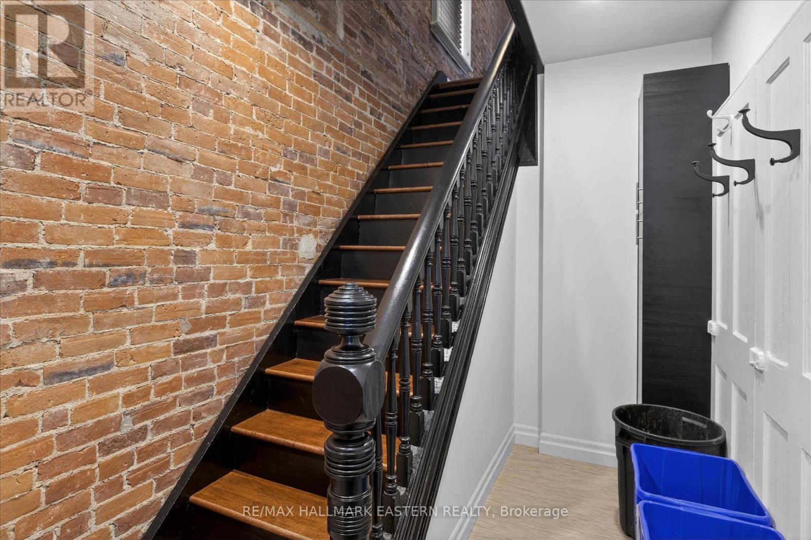 96 Aylmer Street N, Peterborough (Town Ward 3), Ontario  K9J 3J5 - Photo 6 - X13101828