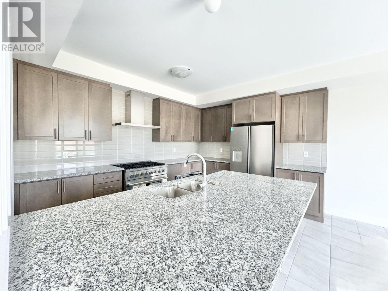 47 Hoad Street, Clarington (Newcastle), Ontario  L1B 0W1 - Photo 12 - E13102122