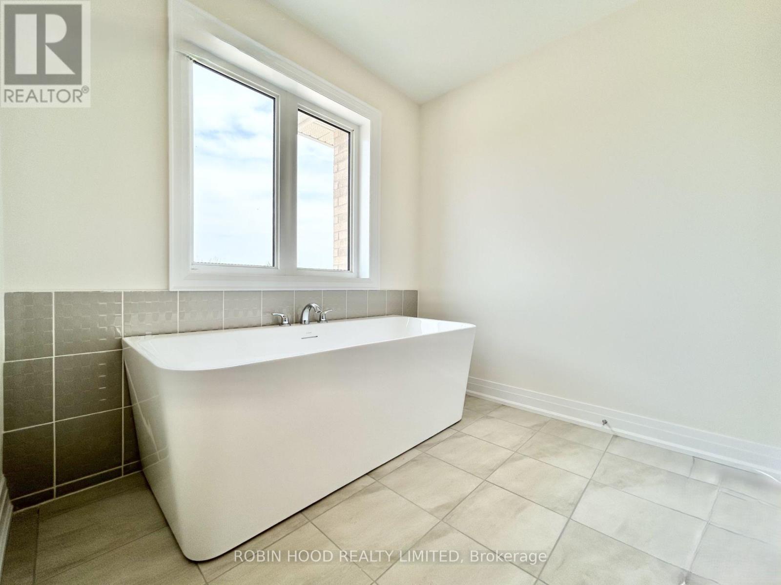 47 Hoad Street, Clarington (Newcastle), Ontario  L1B 0W1 - Photo 14 - E13102122