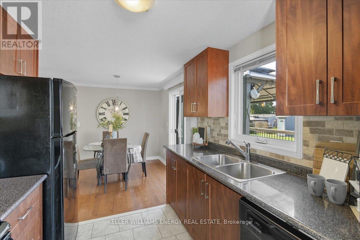 79 Fairway Drive, Clarington (Newcastle), Ontario  L1B 1B1 - Photo 15 - E13103792